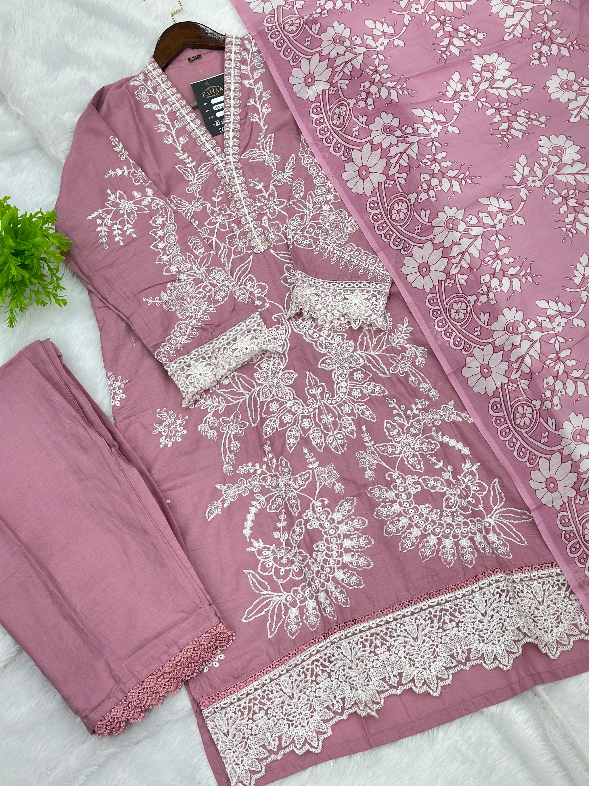 869 Pakistani Lawn Suit