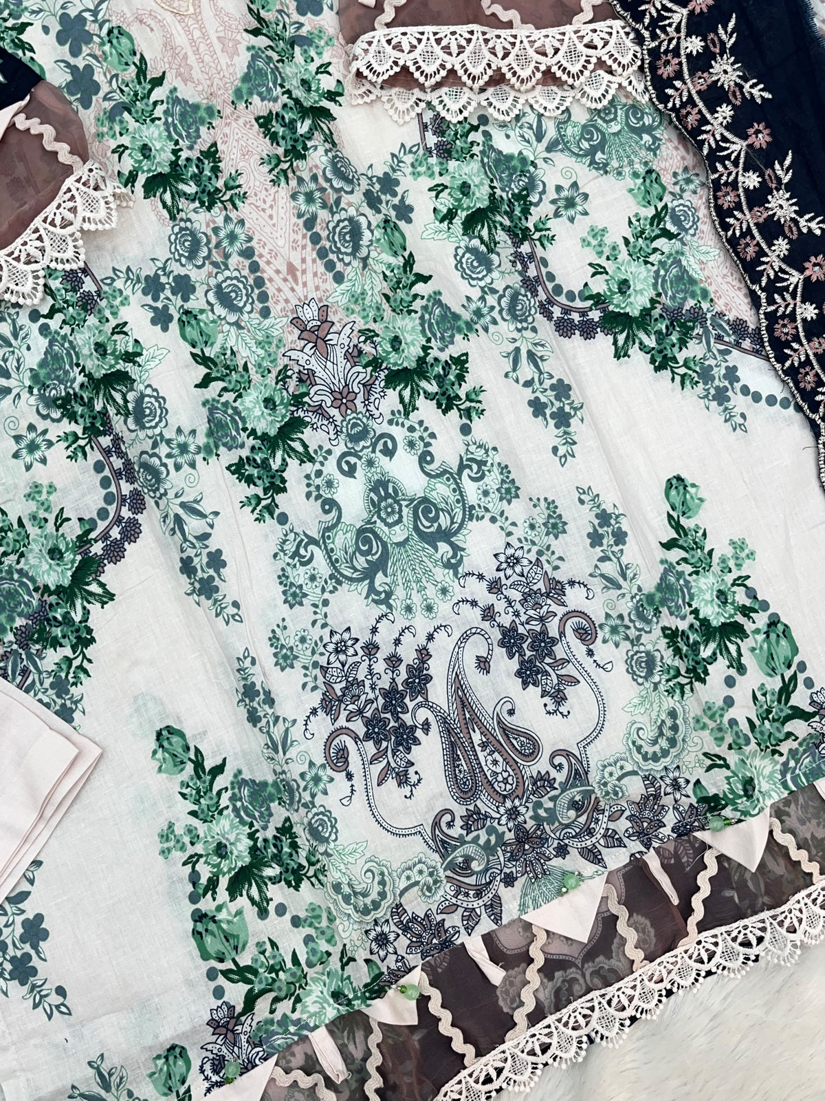 1498 Pakistani Heavy Lawn Suit - 2