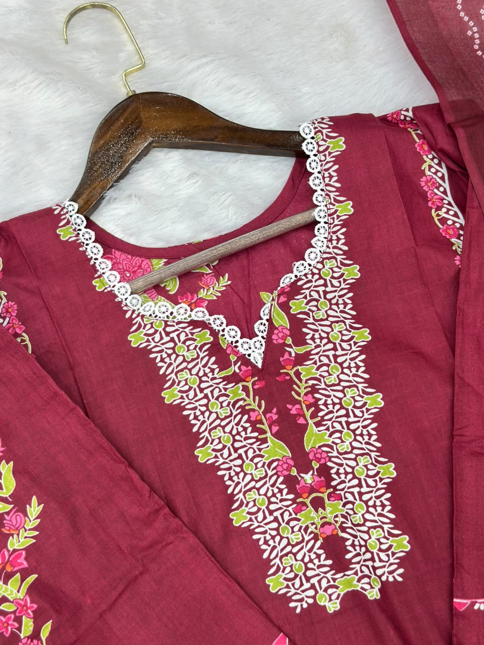 939 Pakistani Embroidered Suit