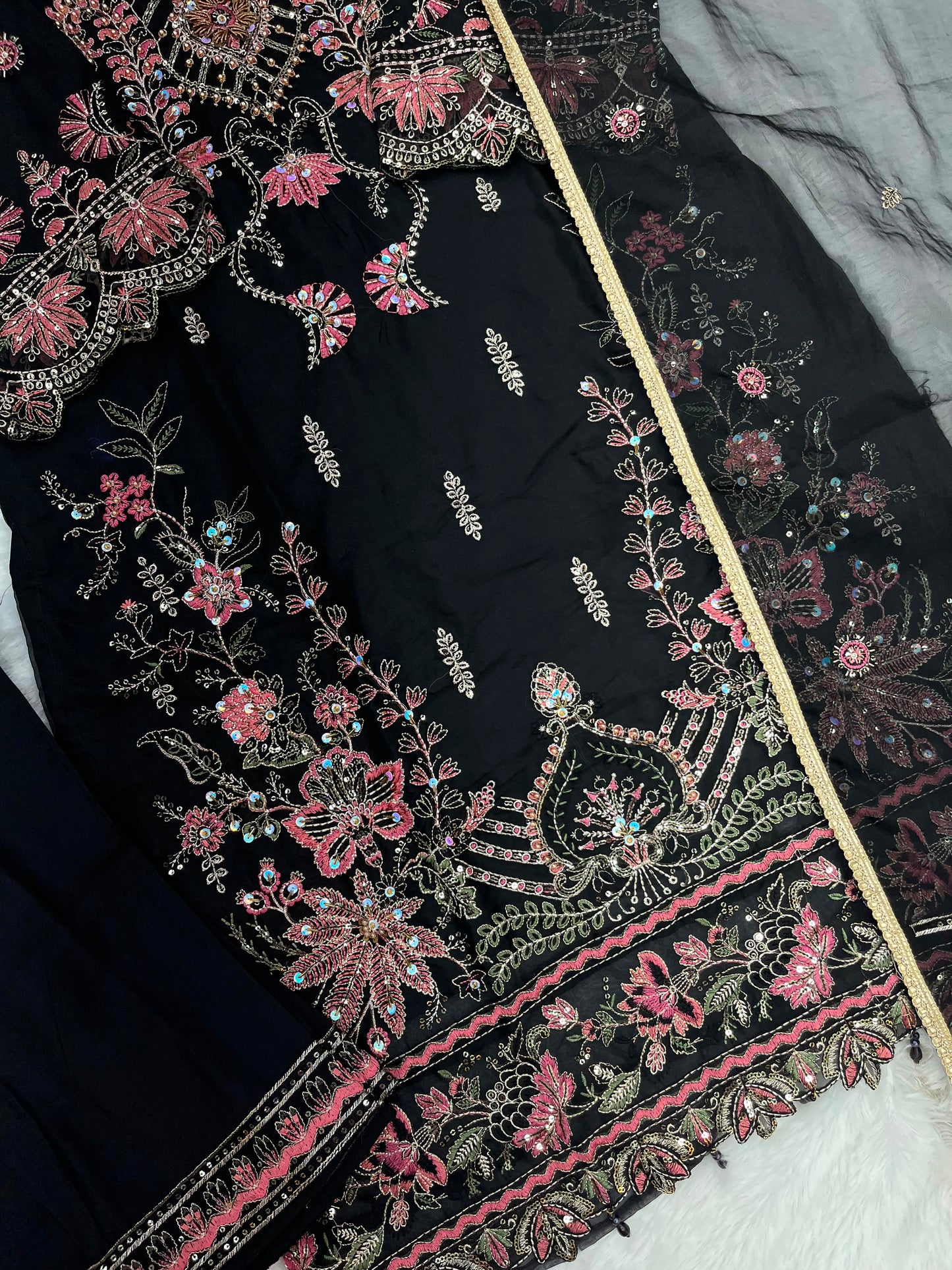 1146 Premium Pakistani Partywear - Black