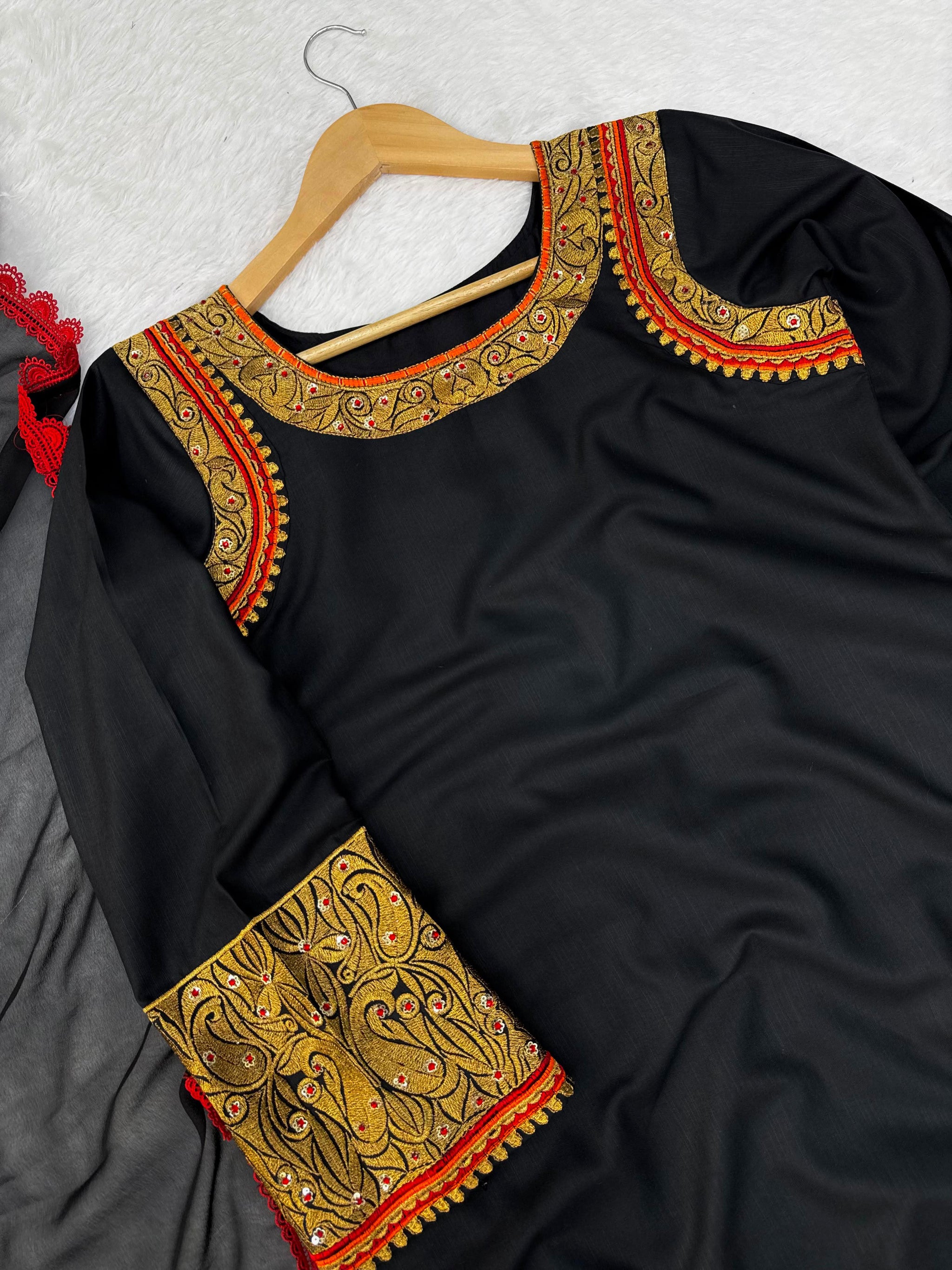 1339 Farhana Bhatt's Viral Kashmiri-style Embroidered  Long 3-Pcs Coordset