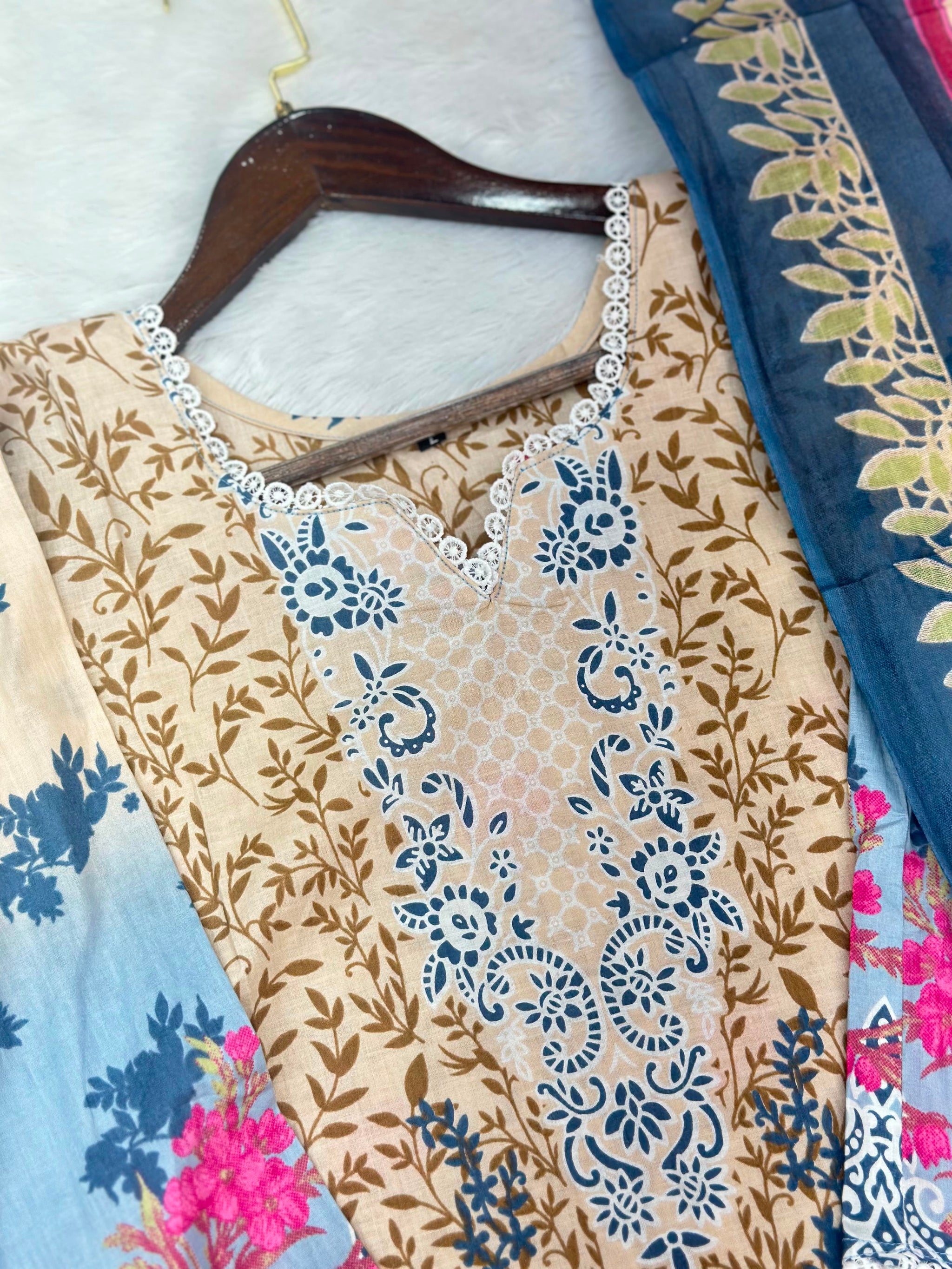 928 Pakistani Embroidered Suit