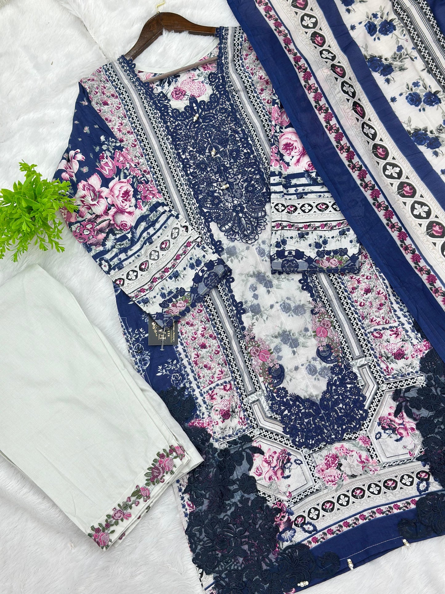 871 Readymade Elaf Printed Lawn Suit
