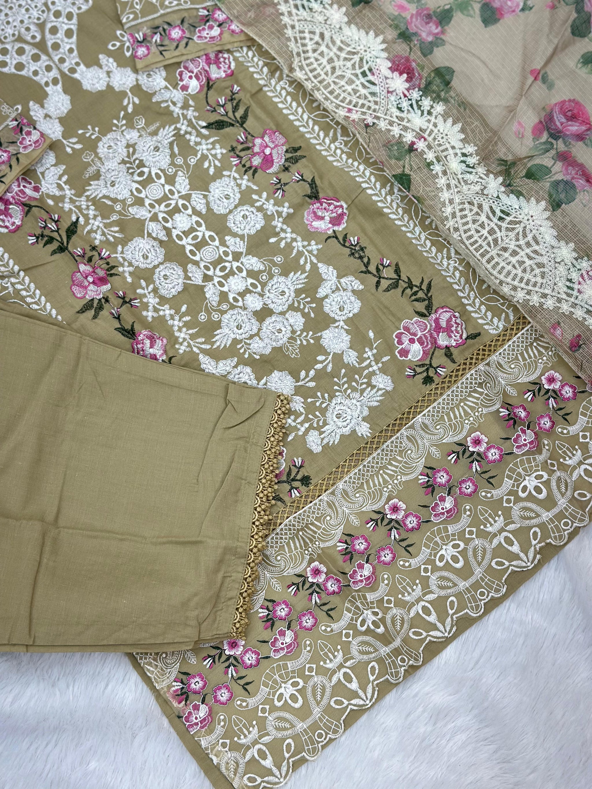 822 Pakistani Lawn Cotton Suit