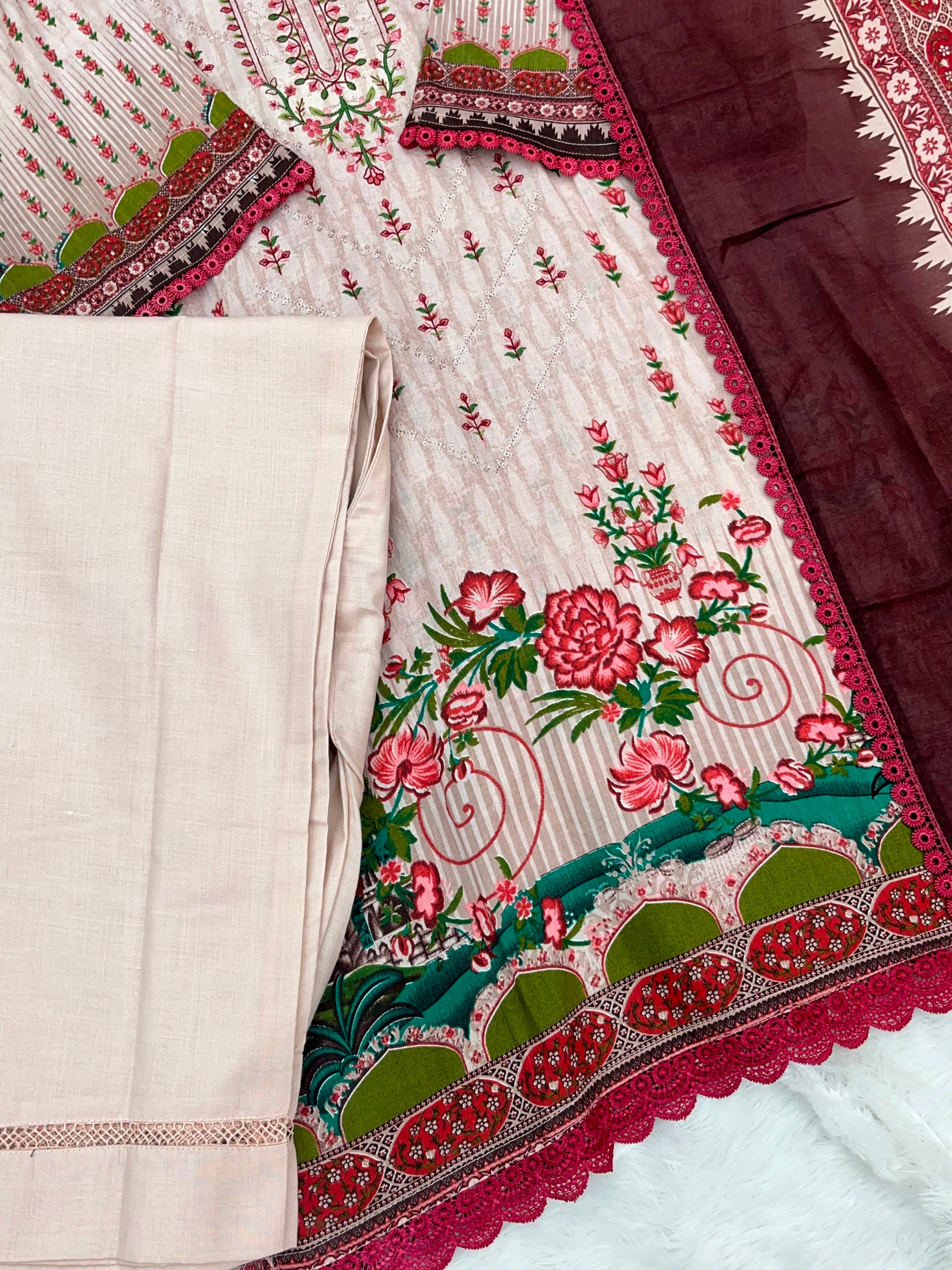 1328 Pakistani Lawn Suit