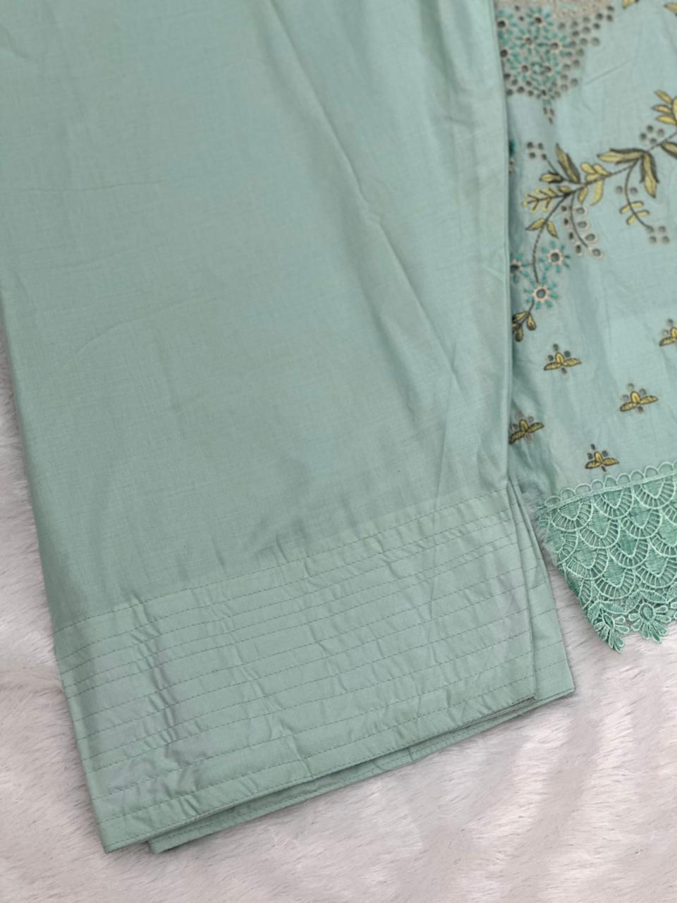 674 Pakistani Lawn Farshi Suit