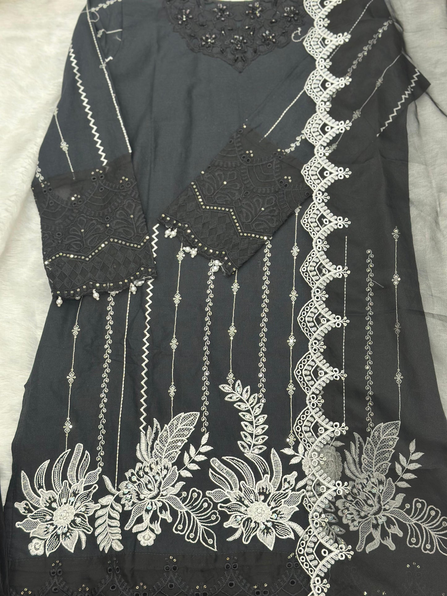 622 Premium Embroidered Pakistani Party Wear - Black