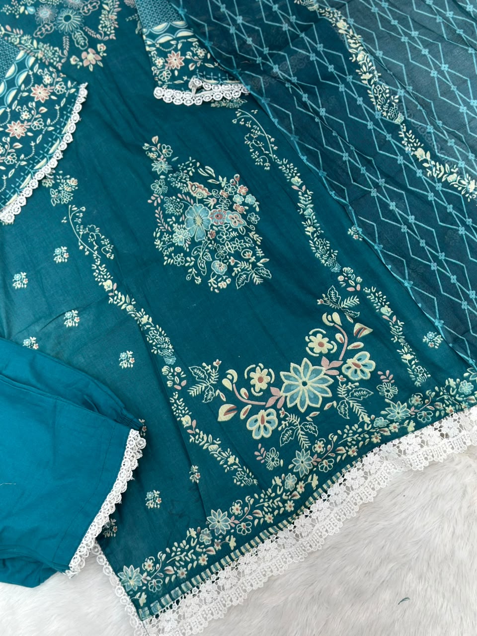 932 Pakistani Embroidered Suit