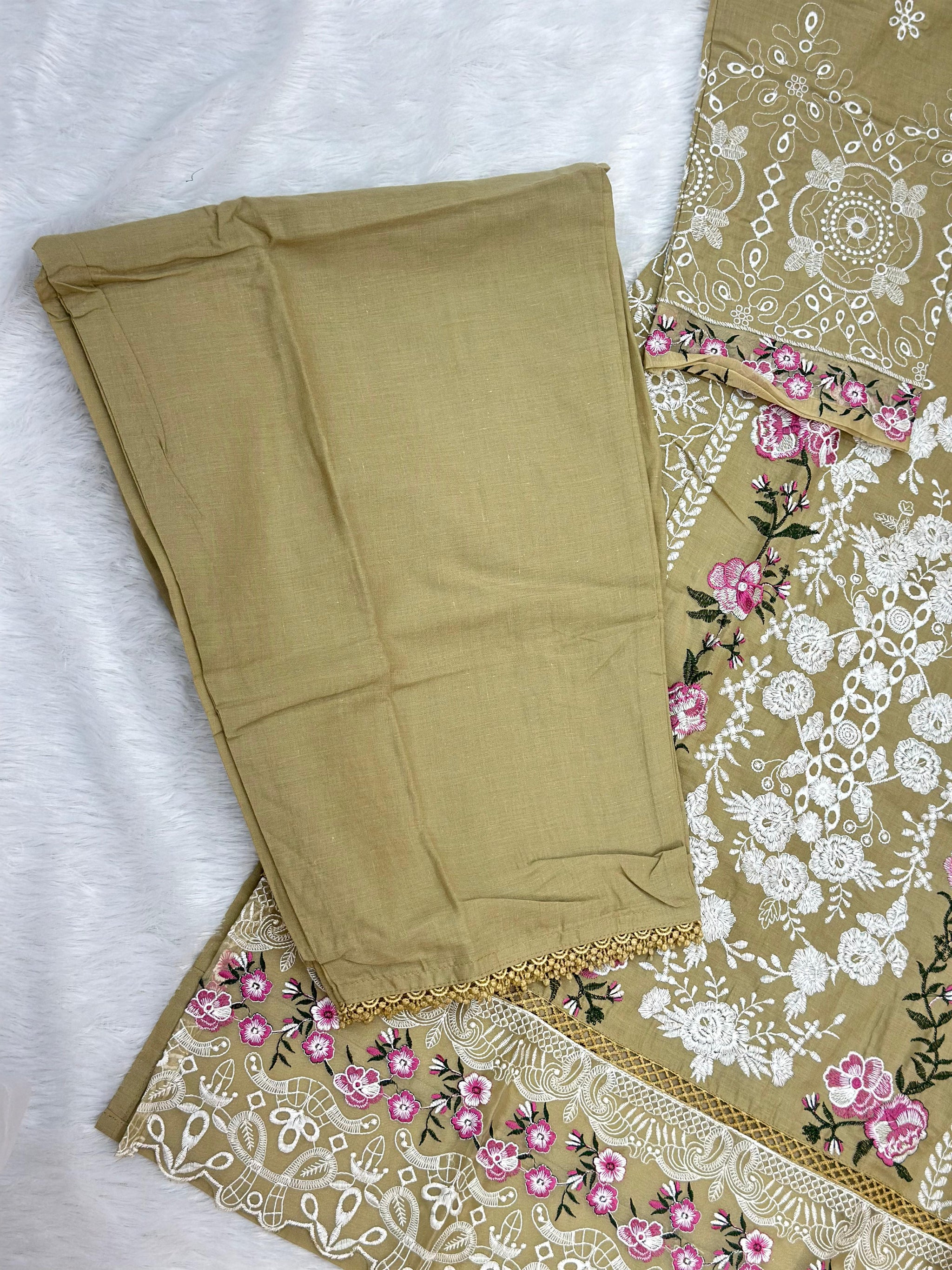822 Pakistani Lawn Cotton Suit