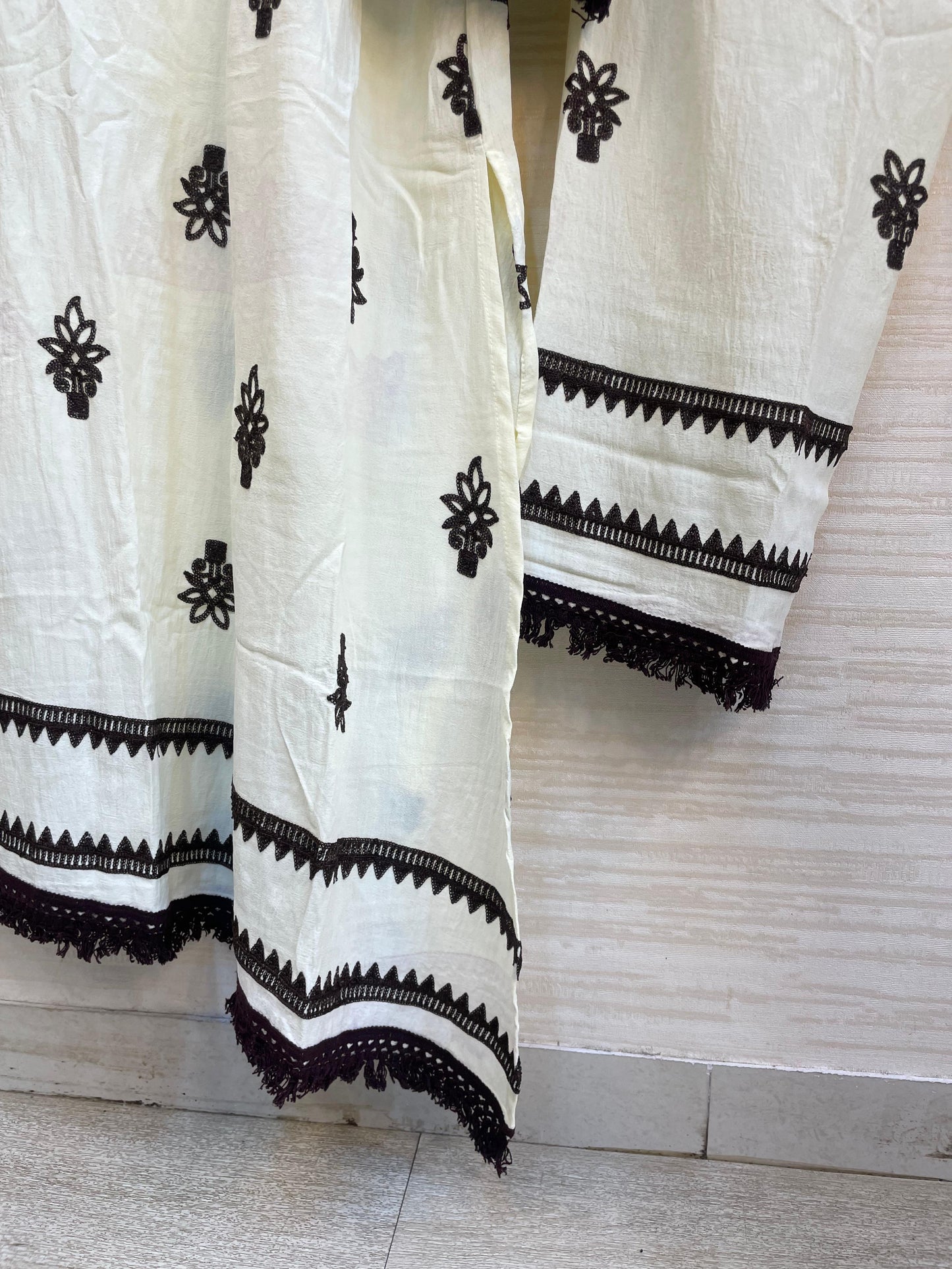 906 Modest Long Coord-Set - White