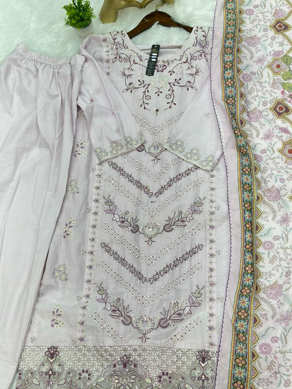 678 Pakistani Lawn Farshi Suit