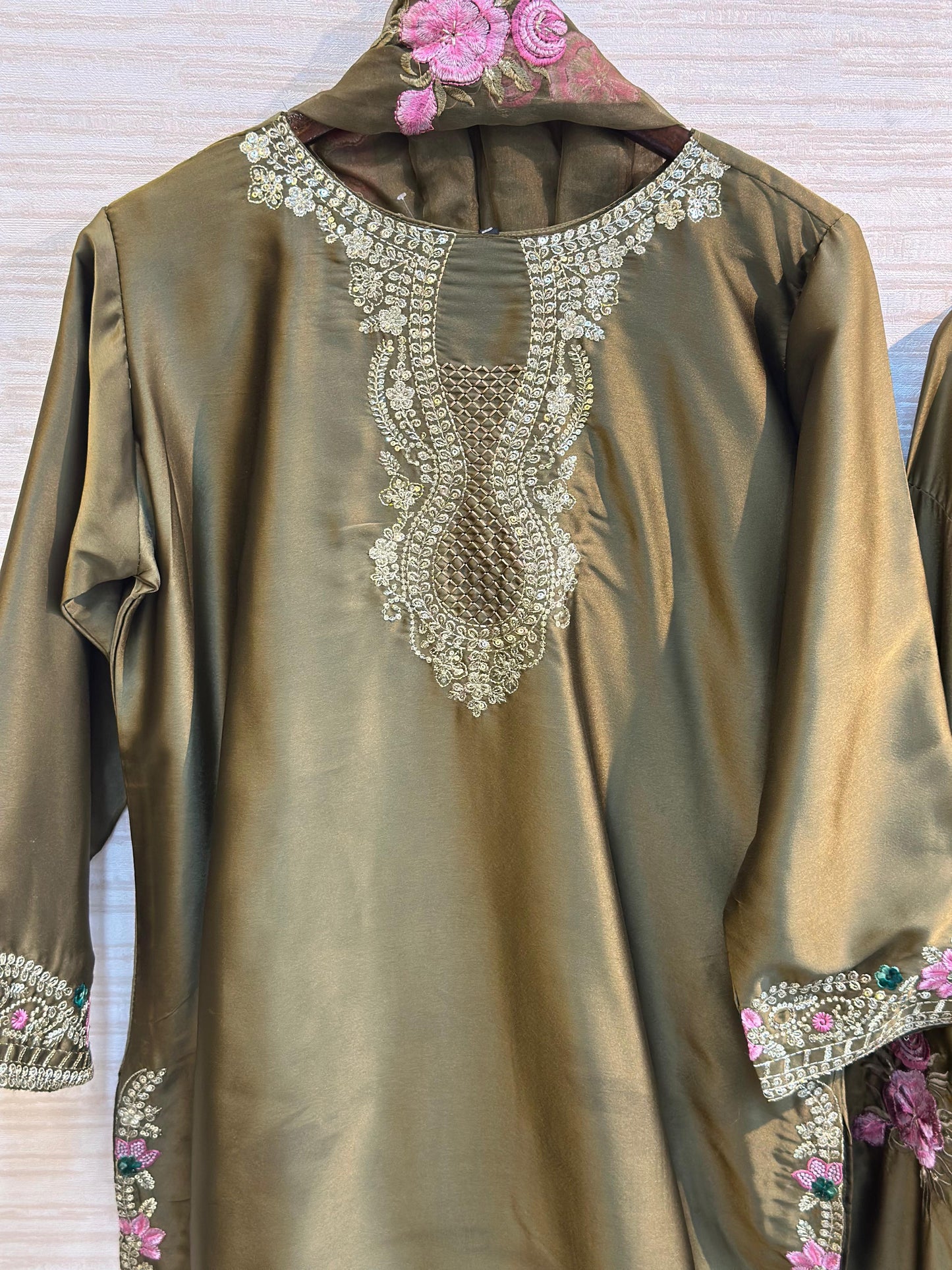 547 Pakistani Farshi Cordset
