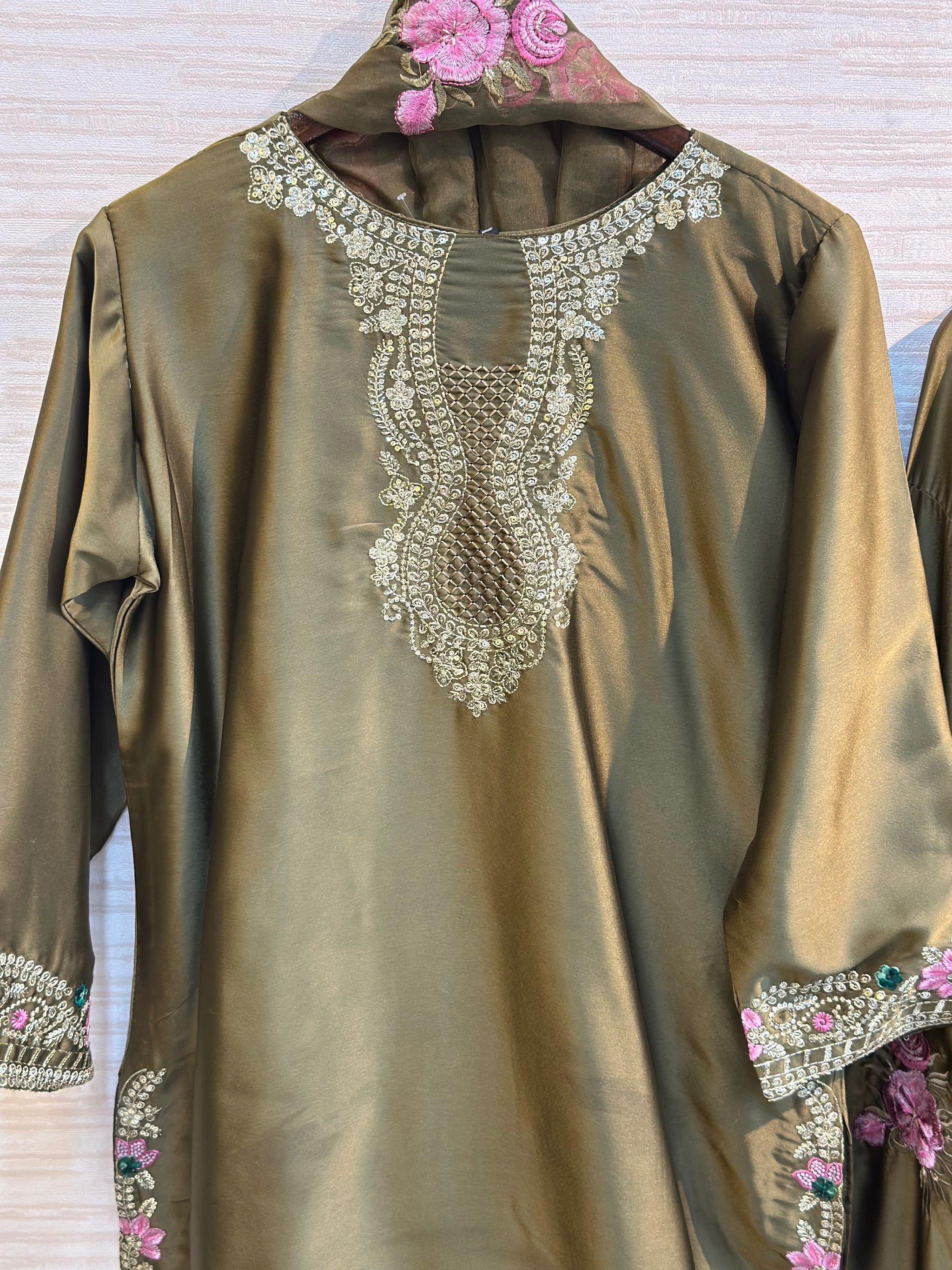 547 Pakistani Farshi Cordset