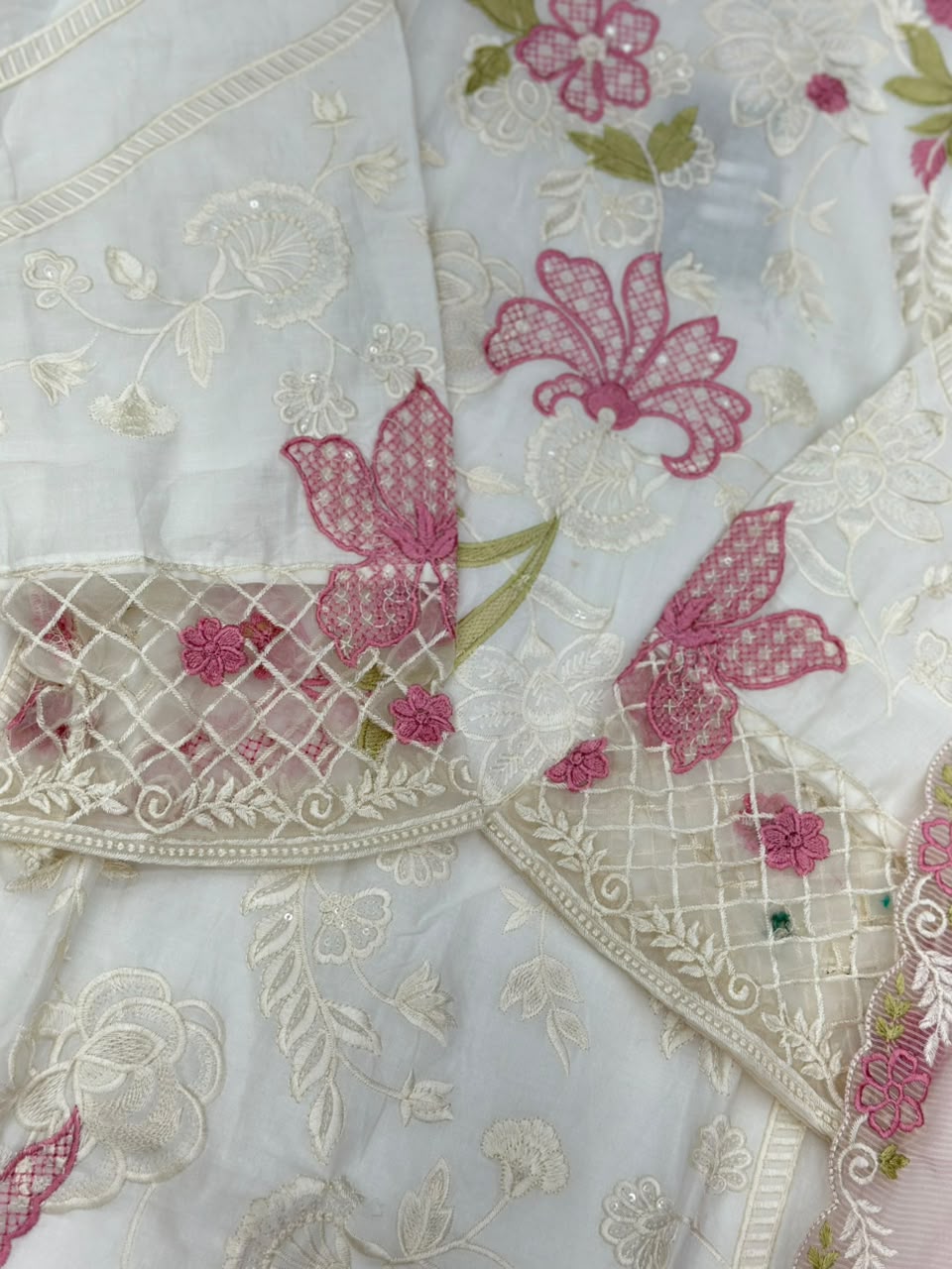 710 Pakistani Heavy Lawn Suit