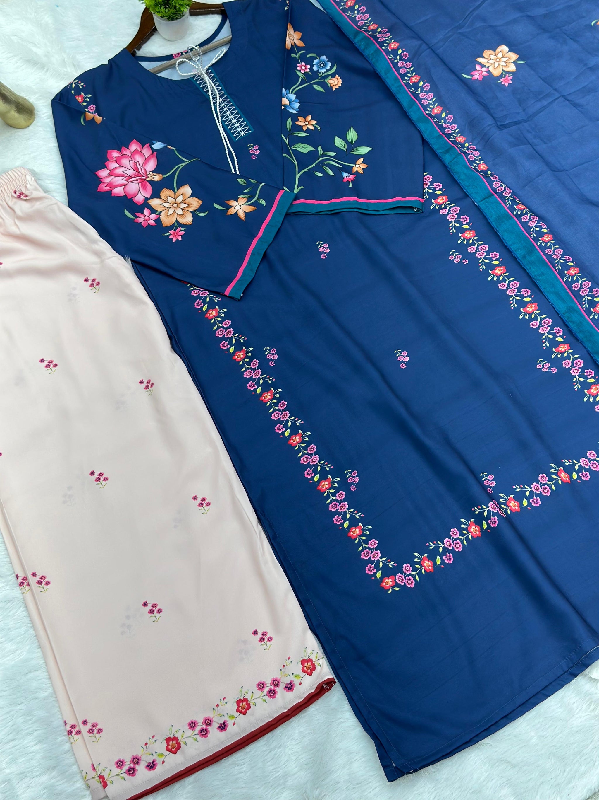 689 Pakistani Cordset