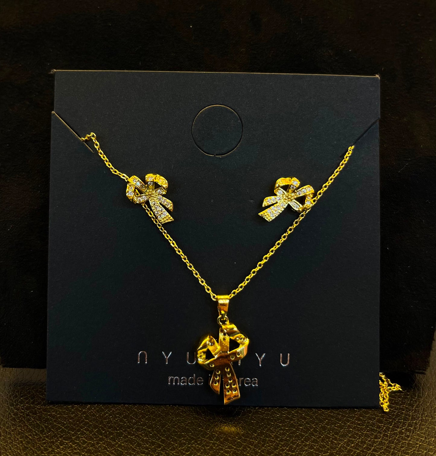 1157 Modest Necklace Pendant Set