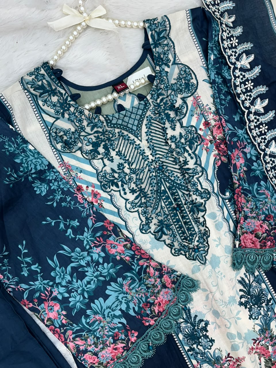 1498 Pakistani Heavy Lawn Suit - 3
