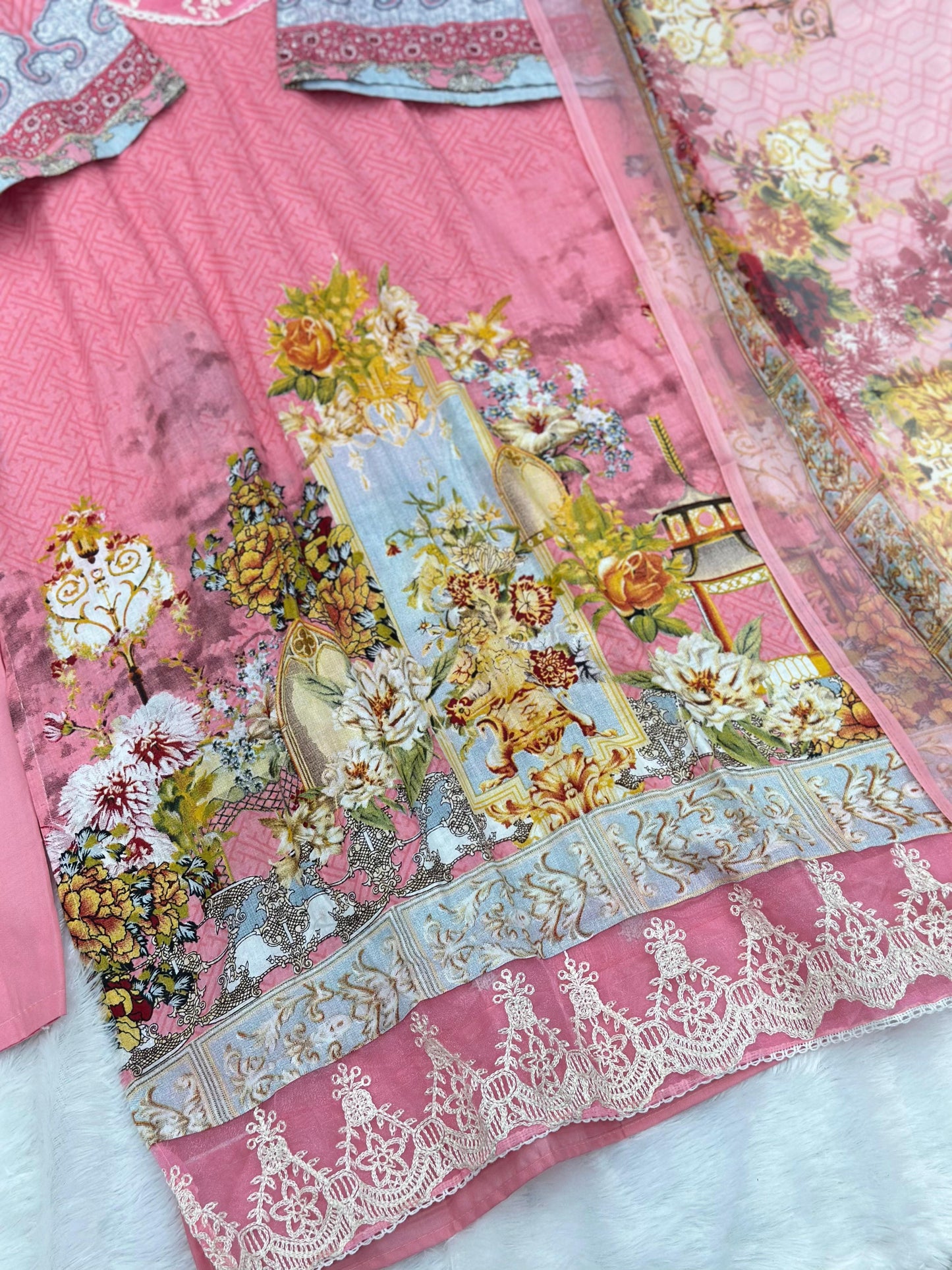 680 Pakistani Lawn Suit - Pink