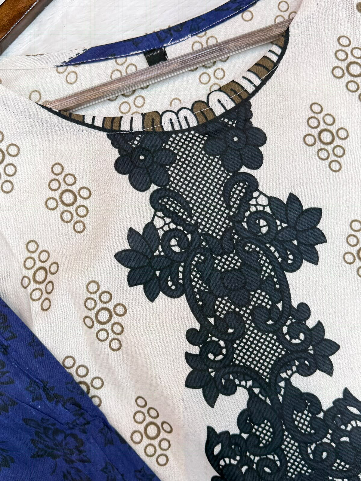 1450 Pakistani Embroidered Suit - Cream