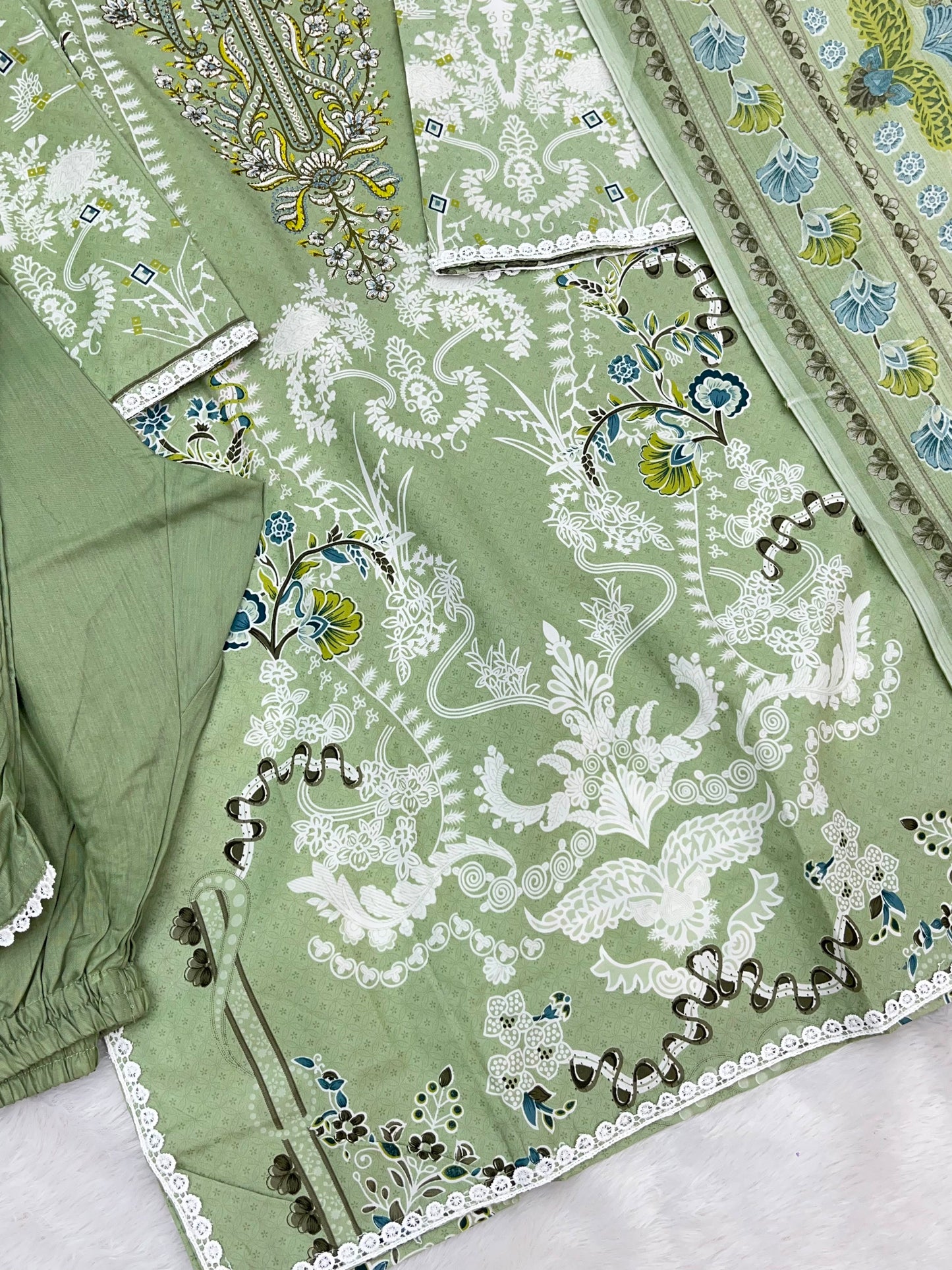 1313 Pakistani Embroidered Suit