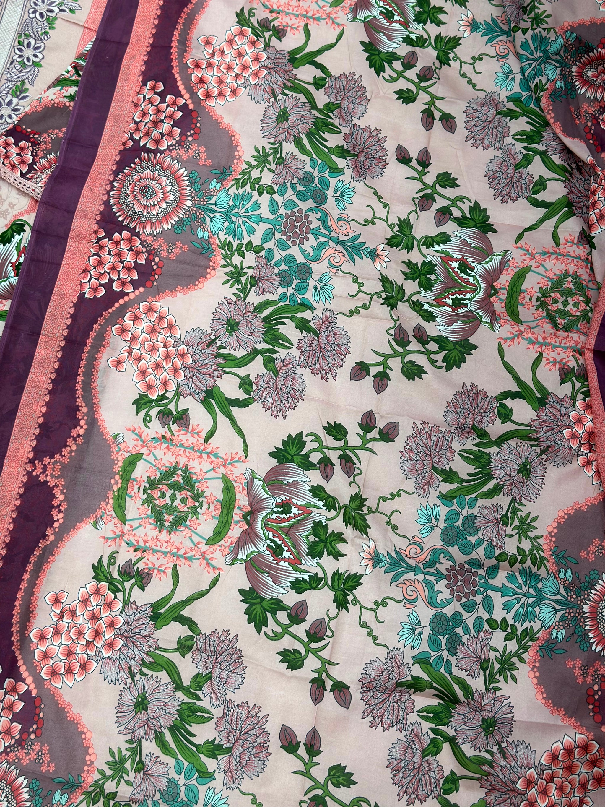 1047 Pakistani Embroidered Suit