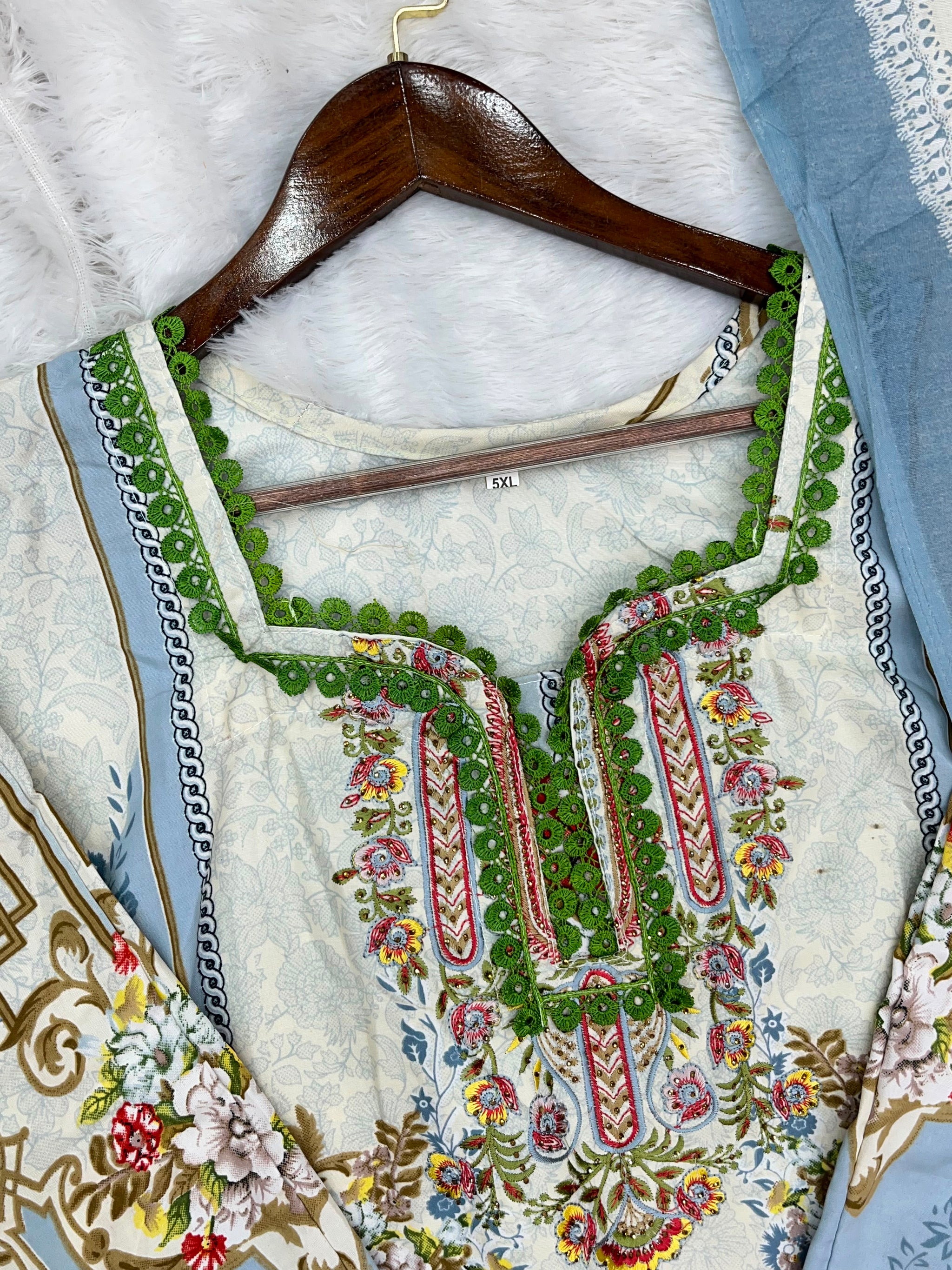 1289 Pakistani Embroidered Suit - Vandana Sobia Nazer