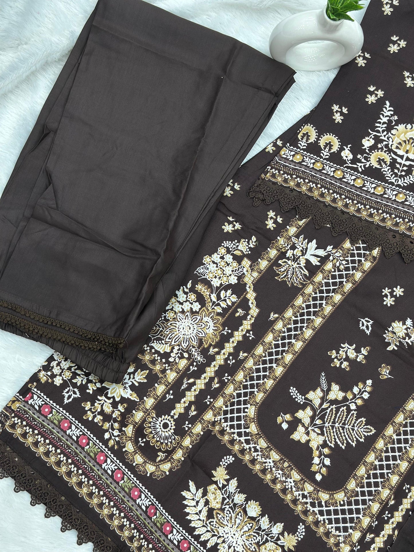 957 Pakistani Printed Suit