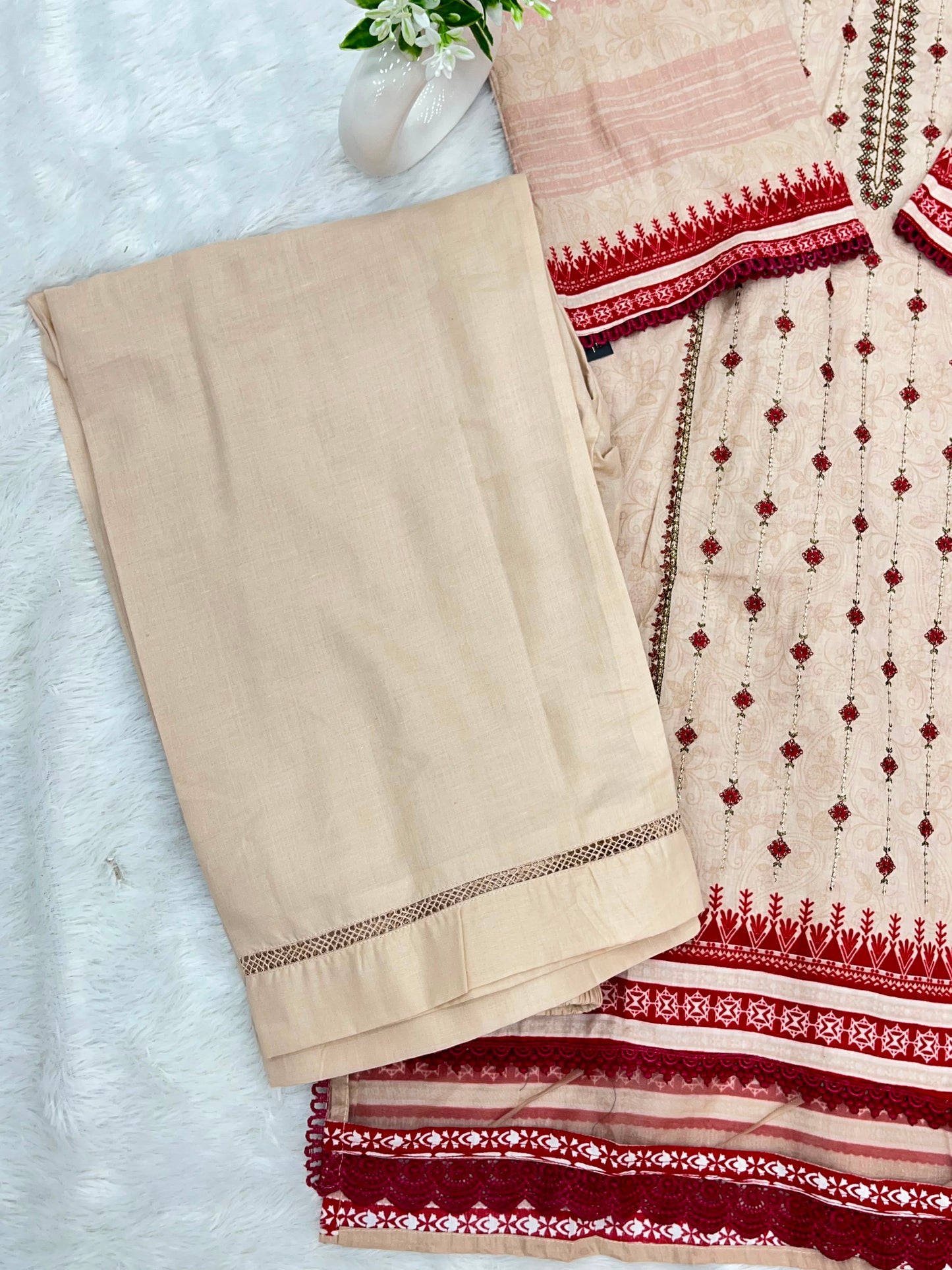 1329 Pakistani Lawn Suit