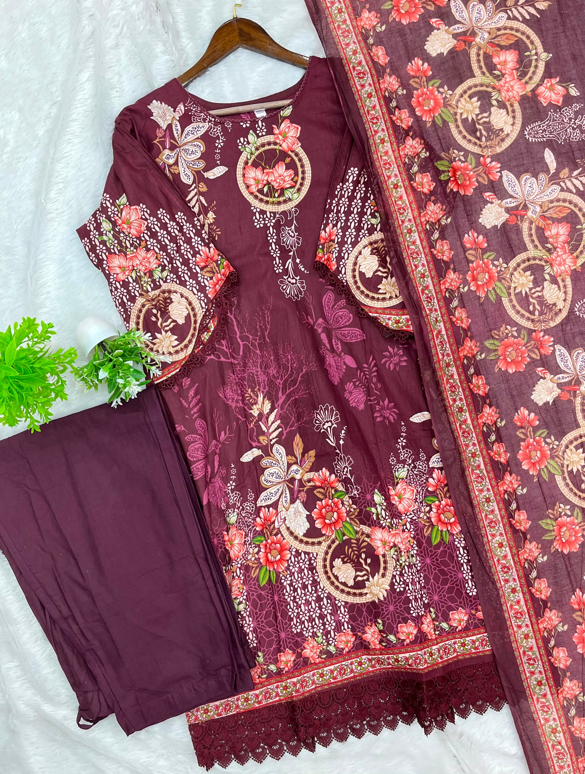 1246 Pakistani Printed Suit
