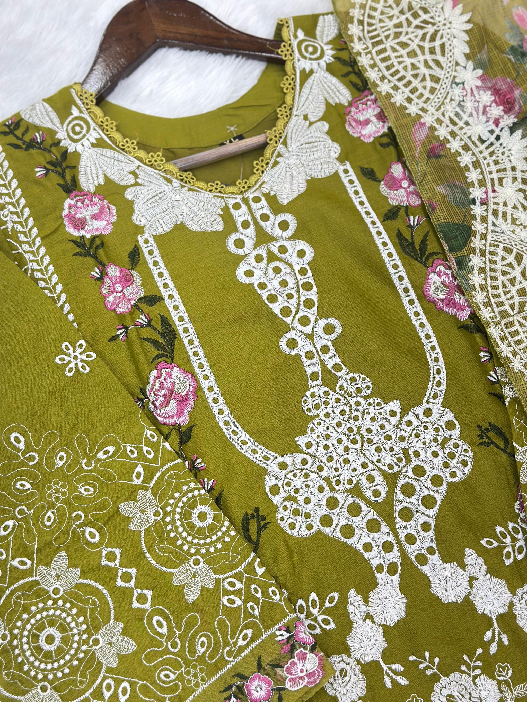 821 Pakistani Lawn Cotton Suit