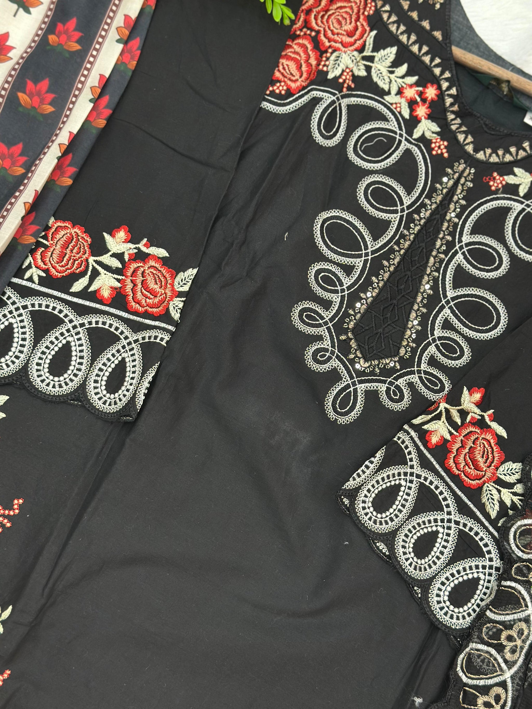 773 Readymade Pakistani Heavy Lawn