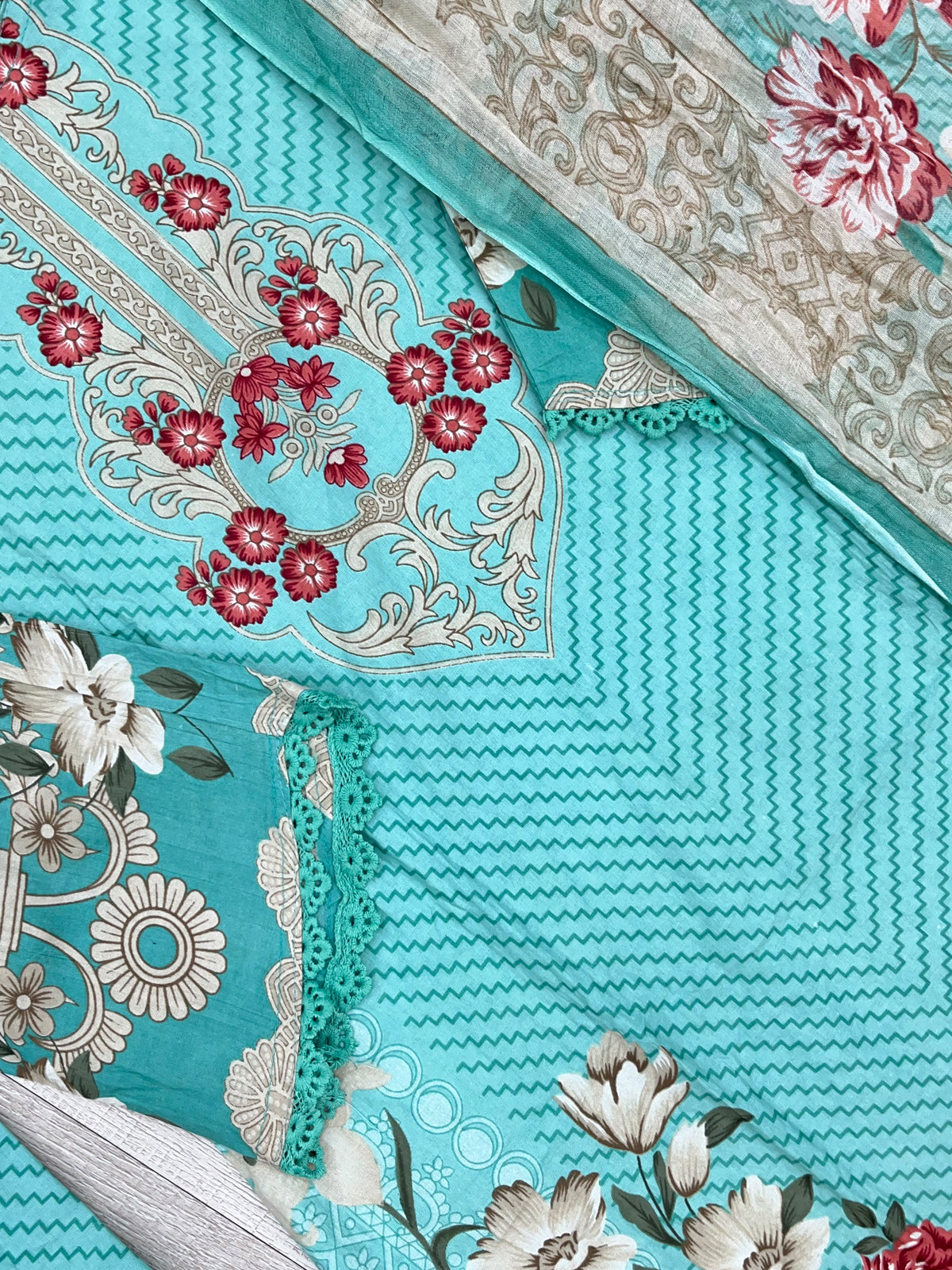 1522 Pakistani Embroidered Suit