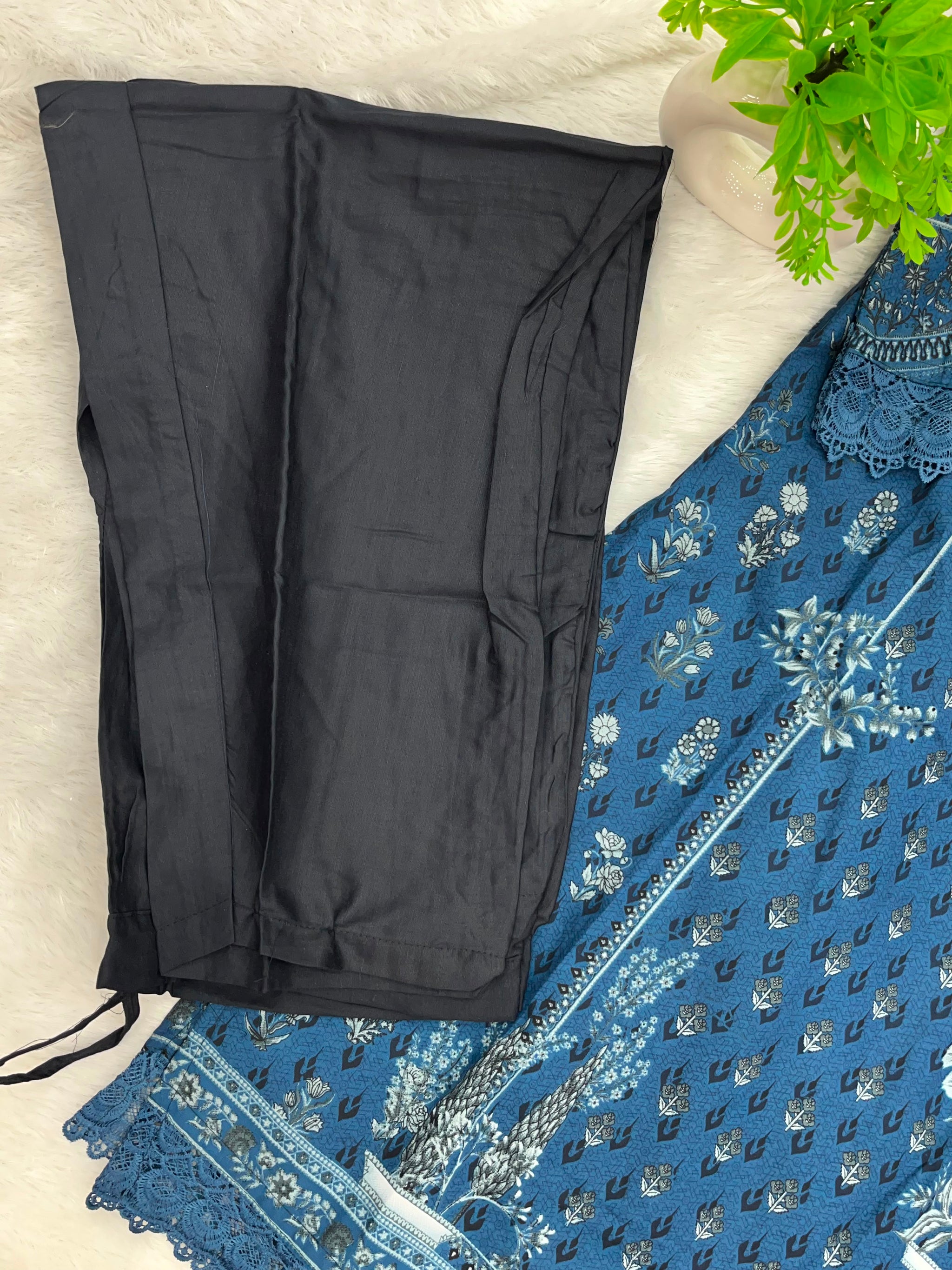 1223 Pakistani Embroidered Suit