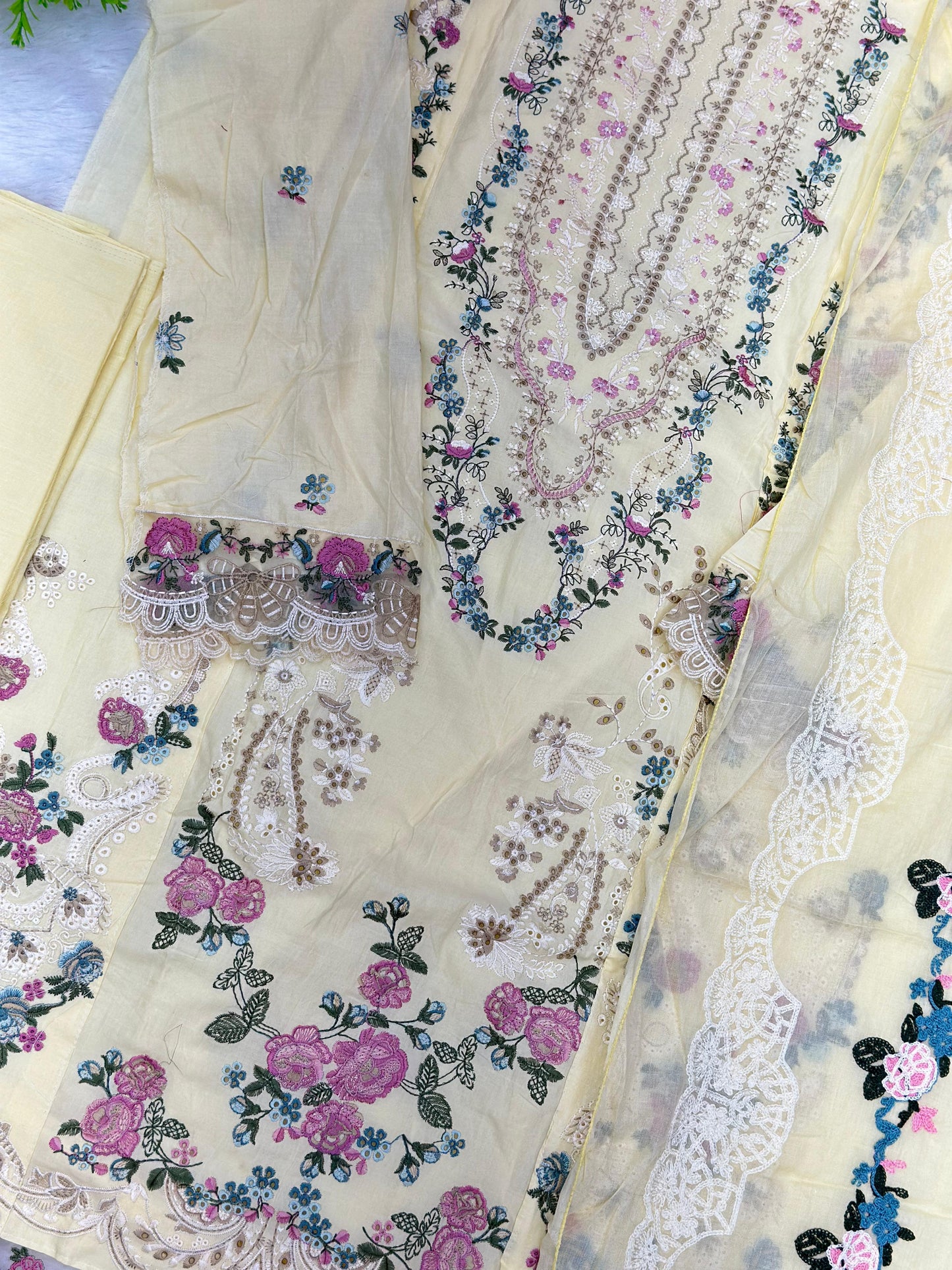 834 Elaf Pakistani Unstitched chikan Lawn Suit
