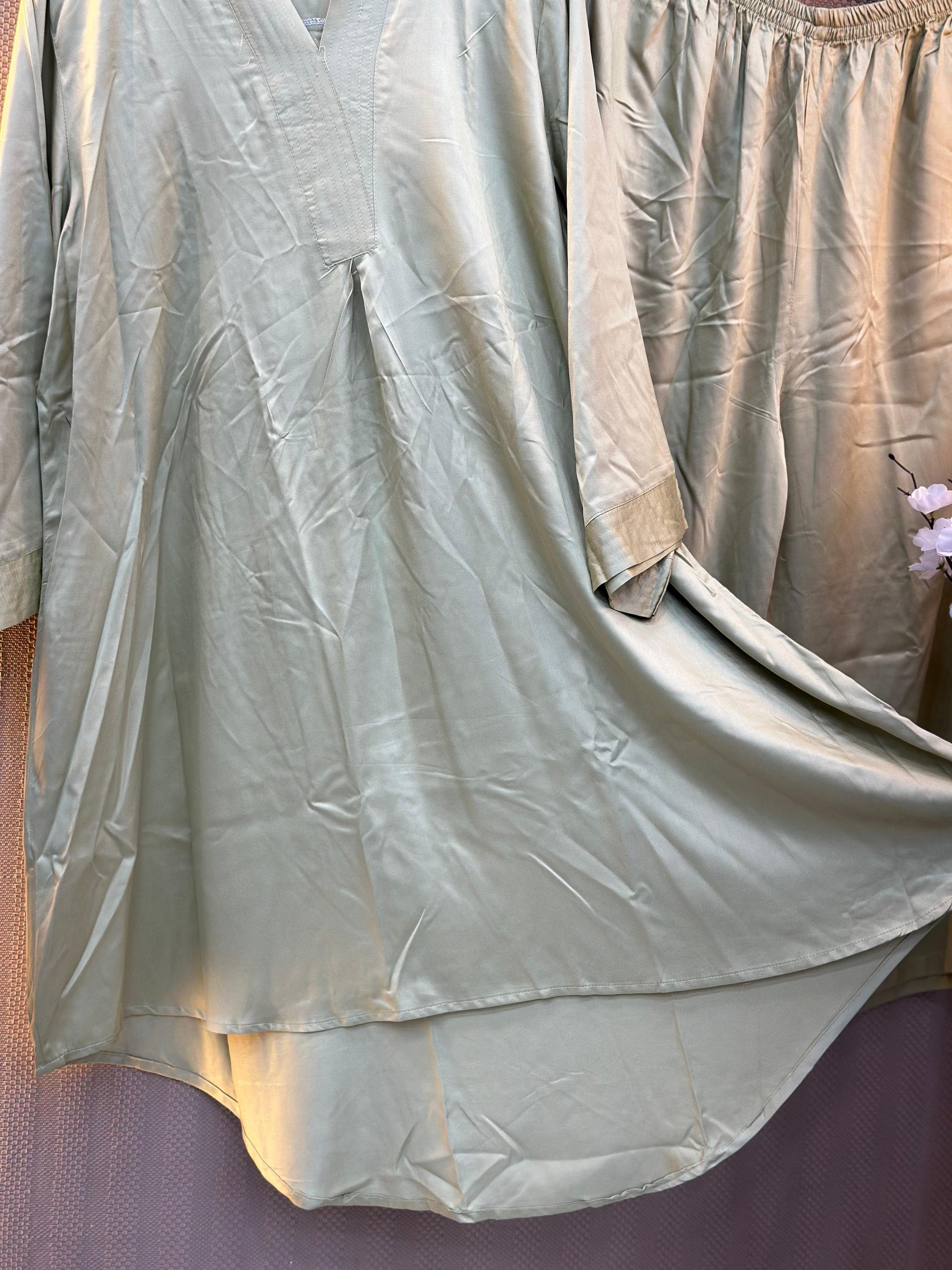 962 Modest Long Coord-Set - line Green