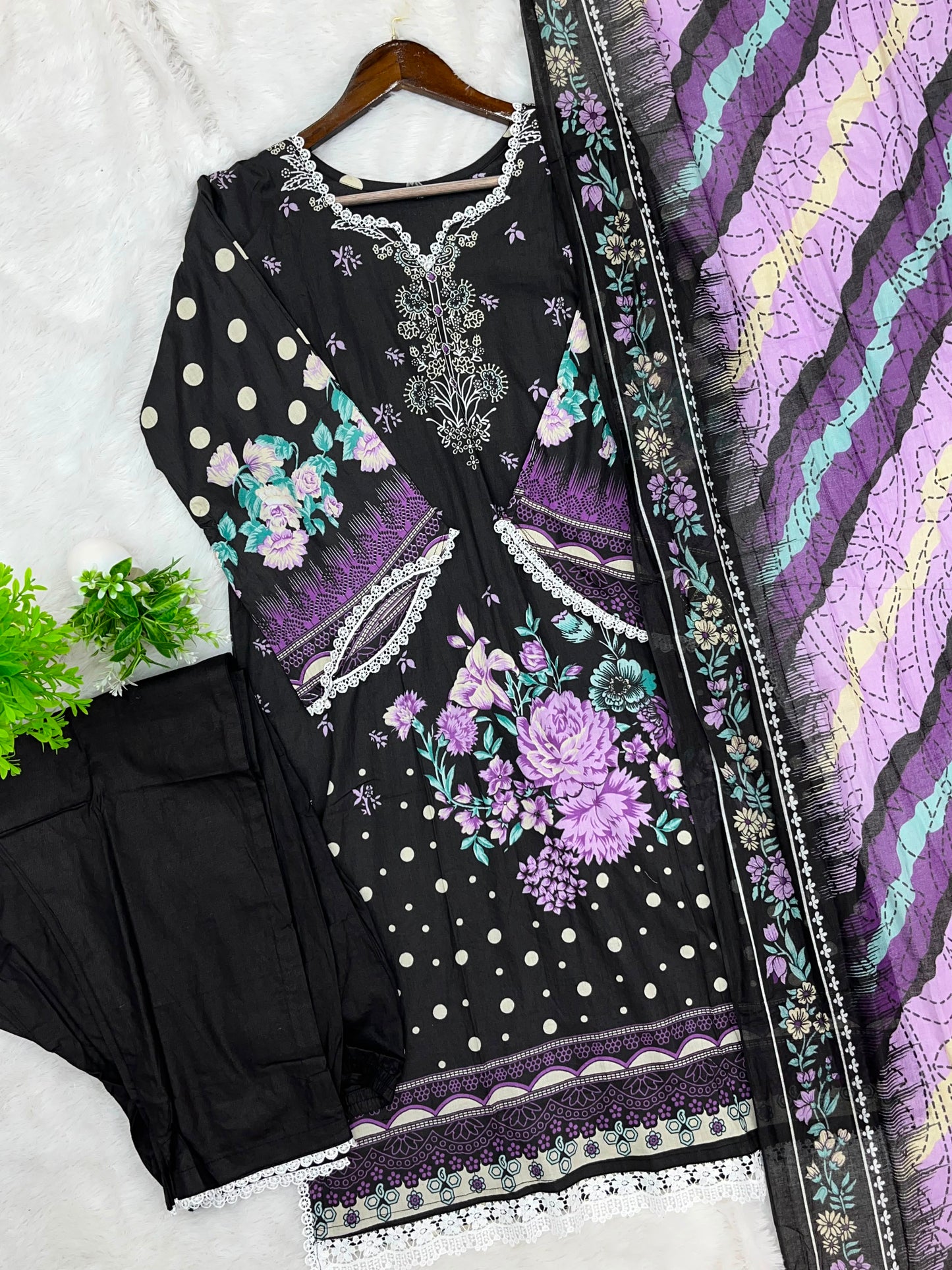 1252 Pakistani Printed Suit