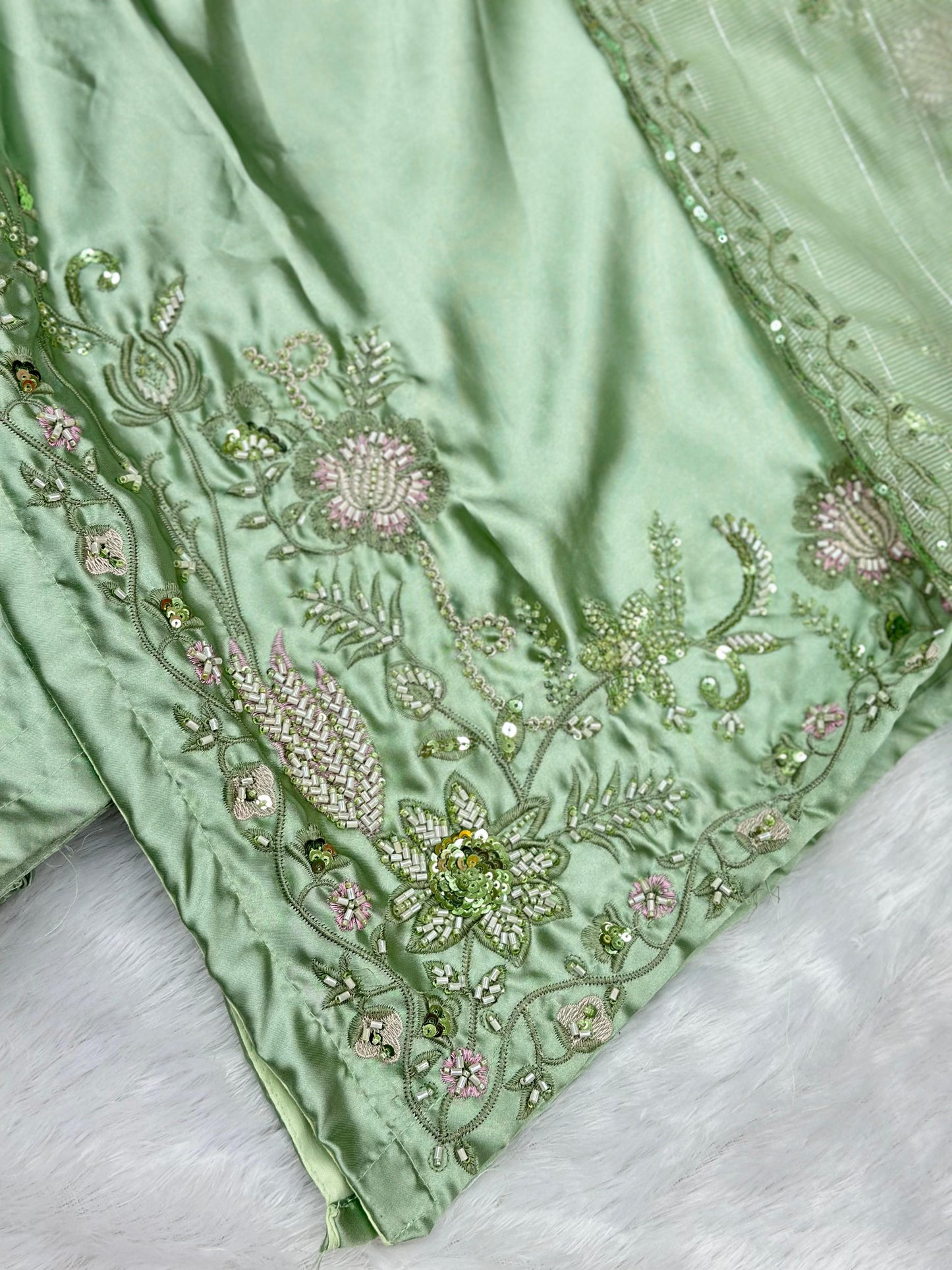638 Mushk Farshi Set - Pista Green