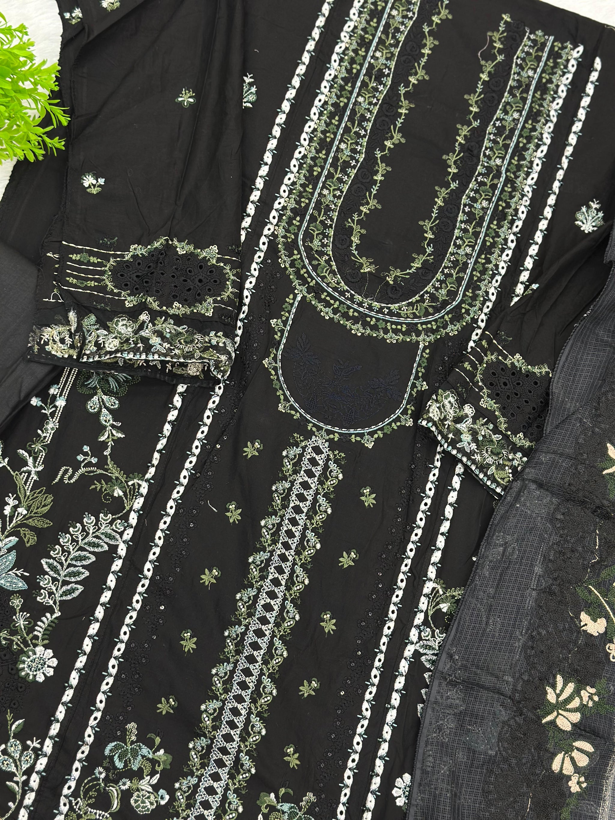 846 Elaf Pakistani Unstitched Lawn Suit