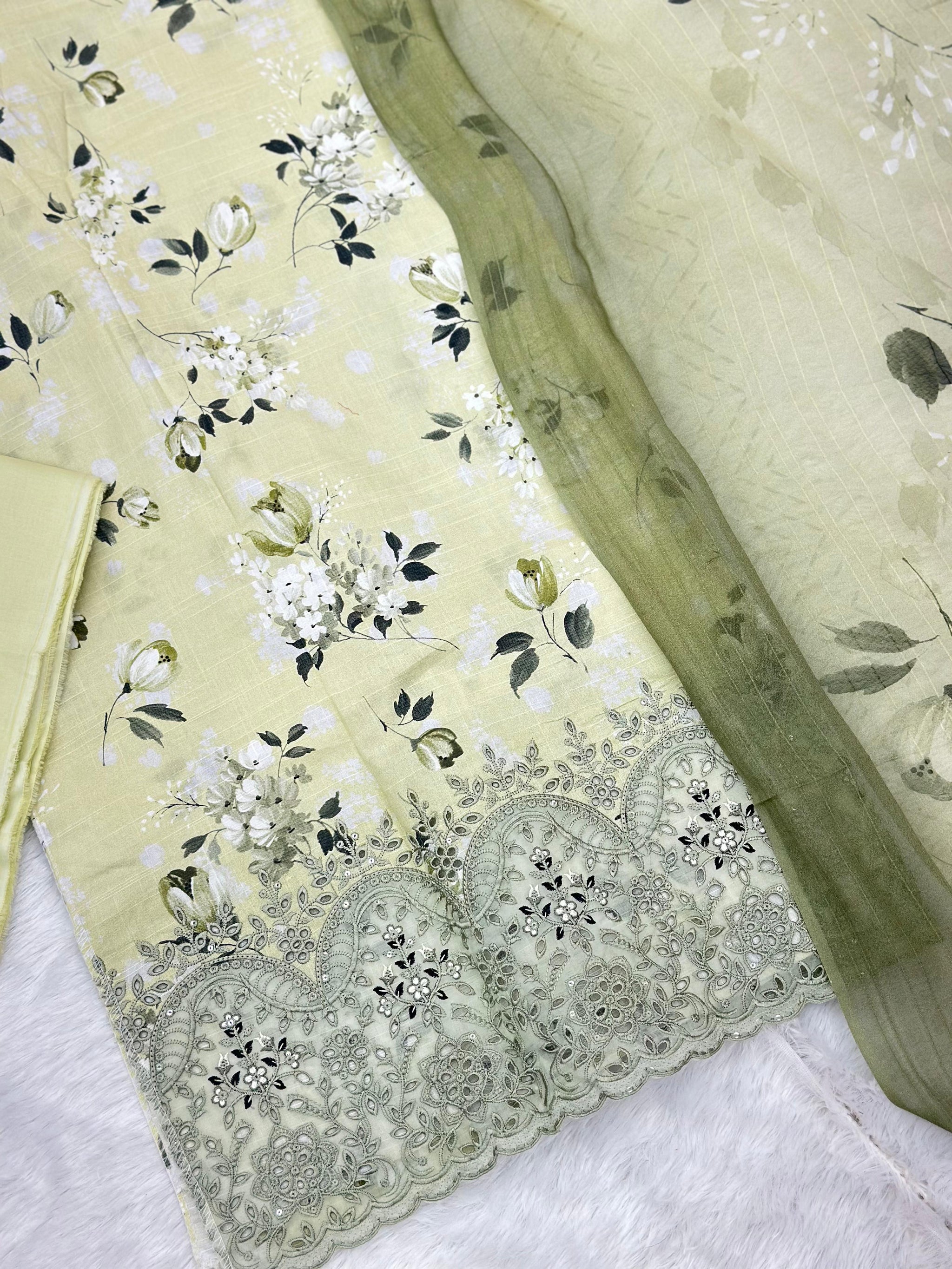 886 Unstitched OG Areeba by Tawakkal Fabrics Embroidered Lawn Suit