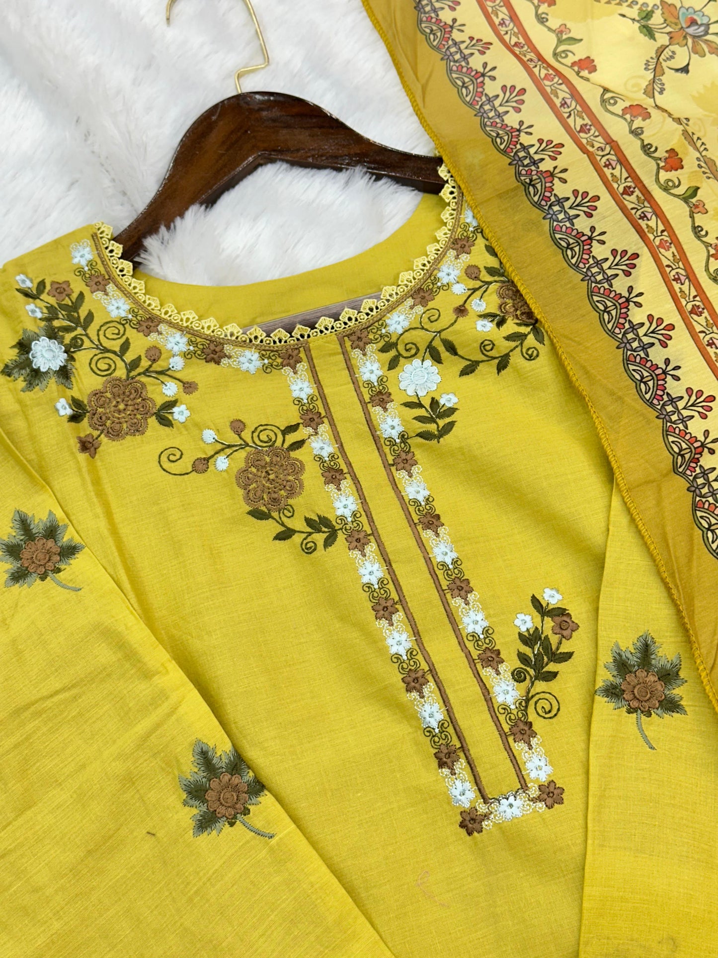 771 Readymade Pakistani Embroidered Suit