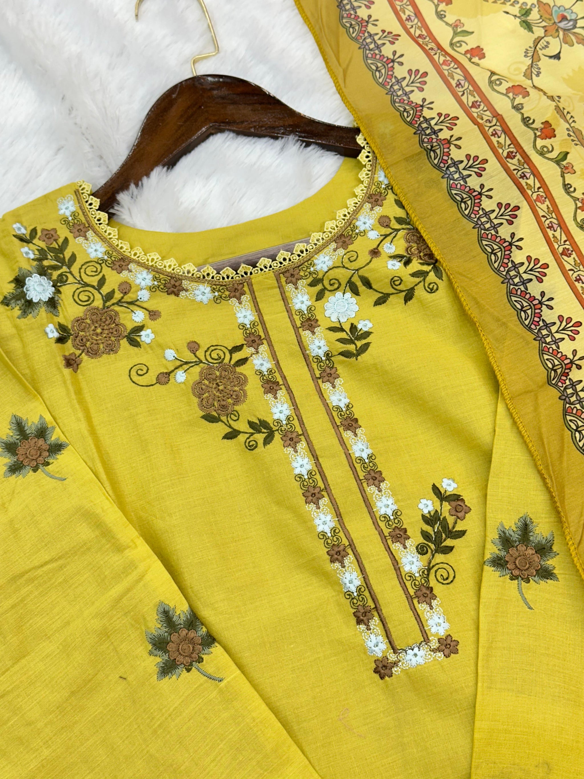 771 Readymade Pakistani Embroidered Suit