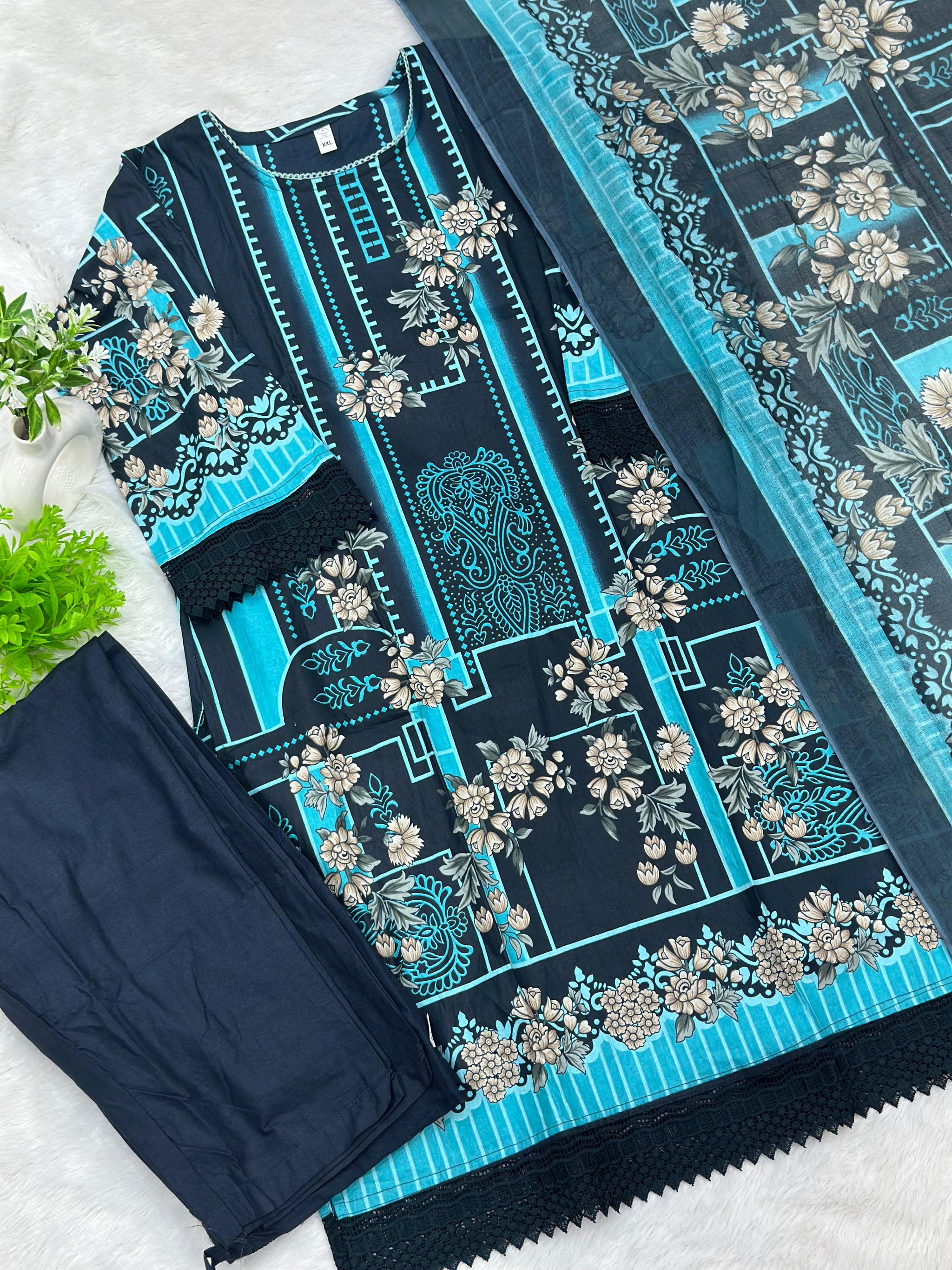 1079 Pakistani Printed Suit