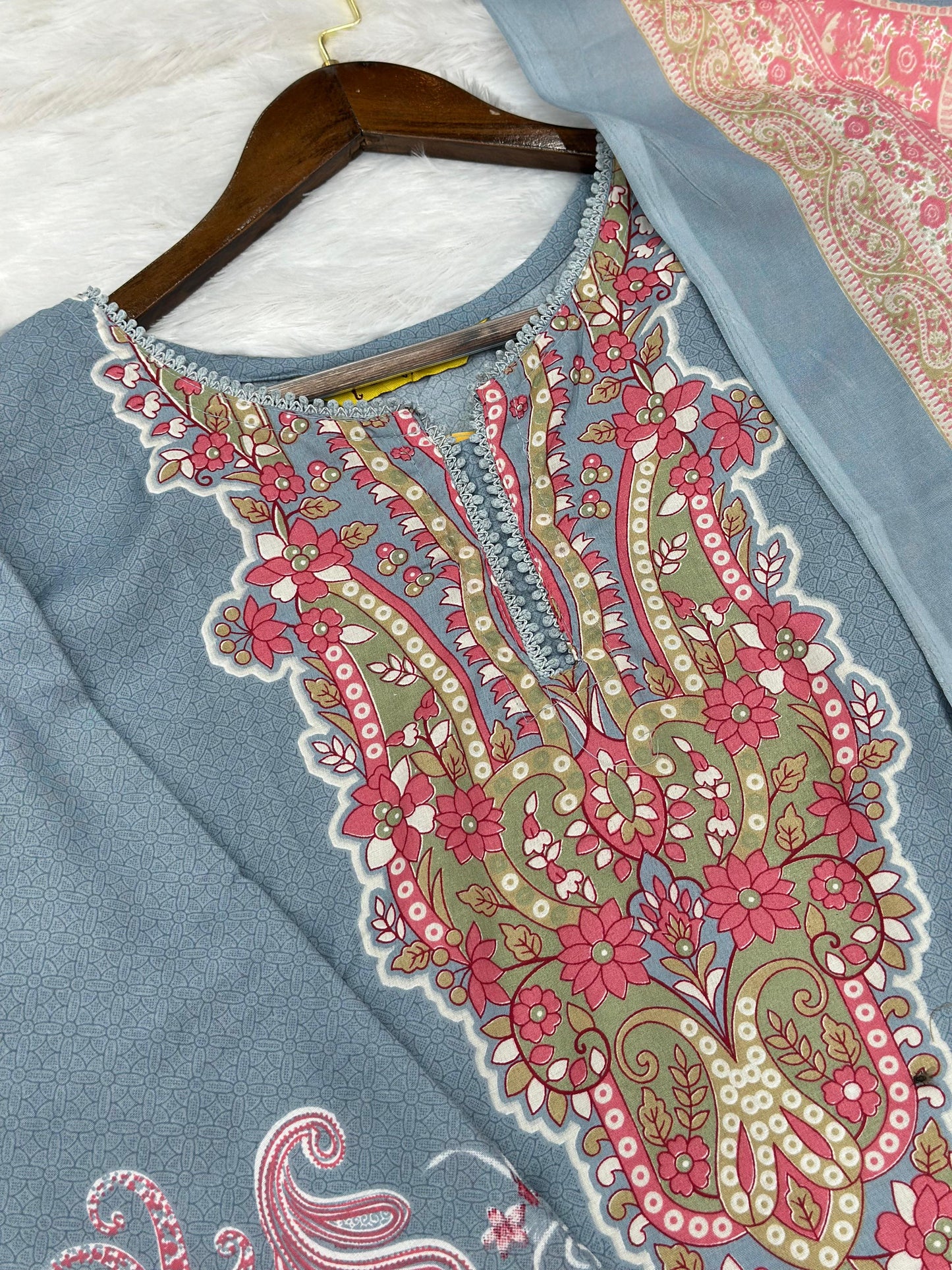 956 Pakistani Printed Suit