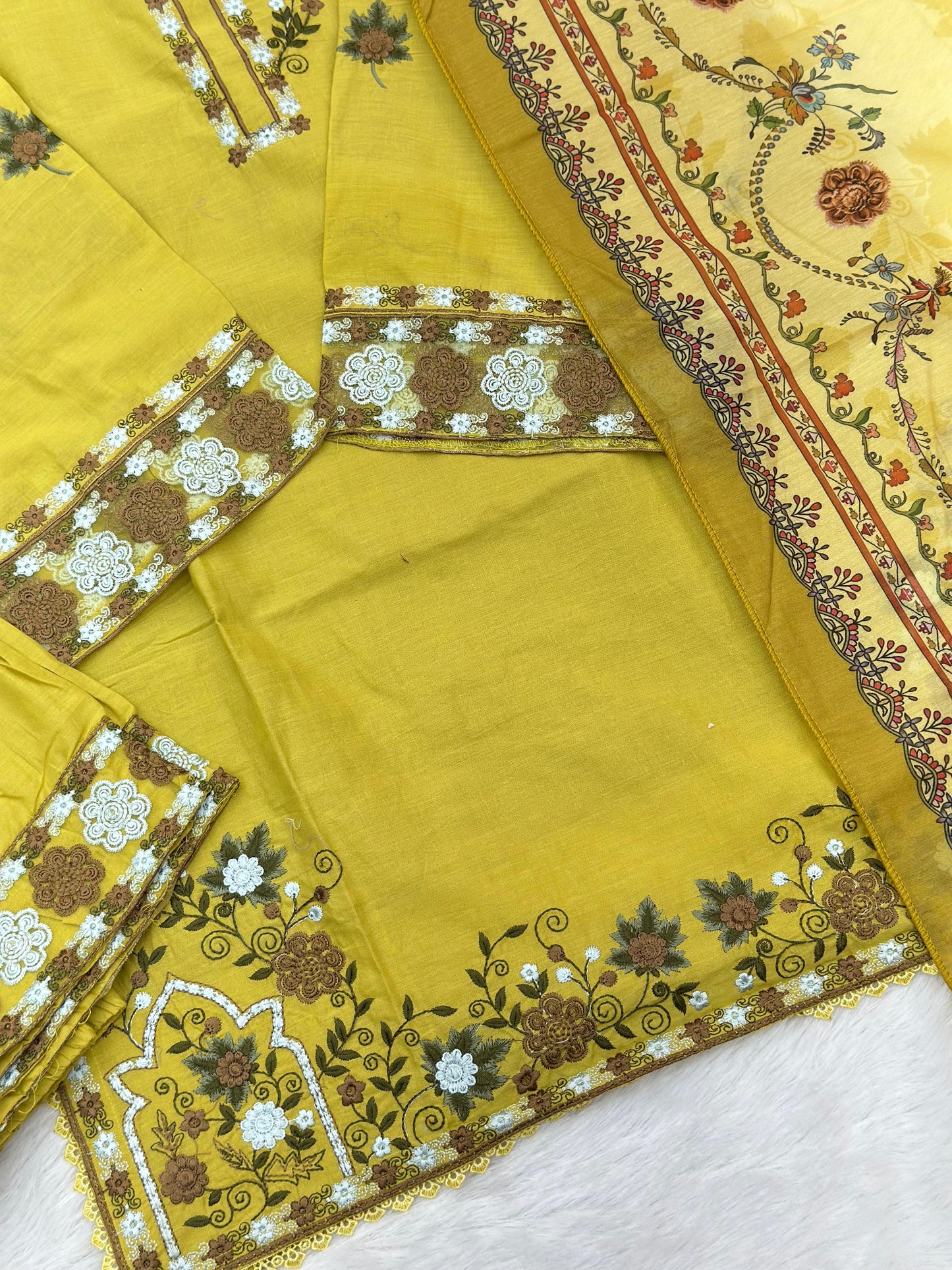 771 Readymade Pakistani Embroidered Suit