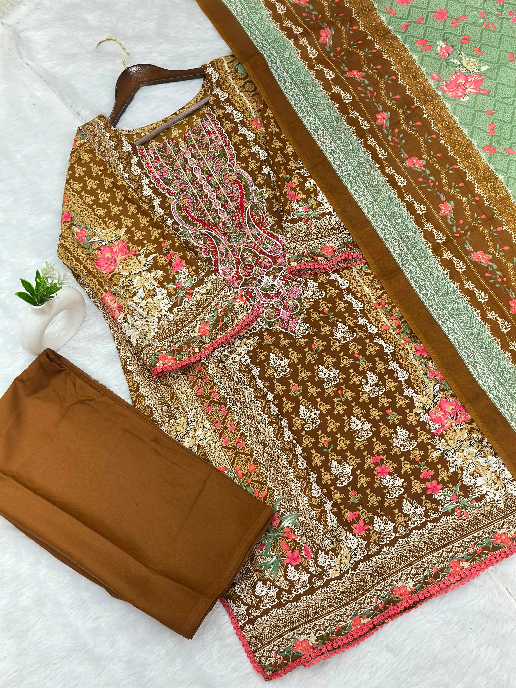 941 Pakistani Embroidered Suit