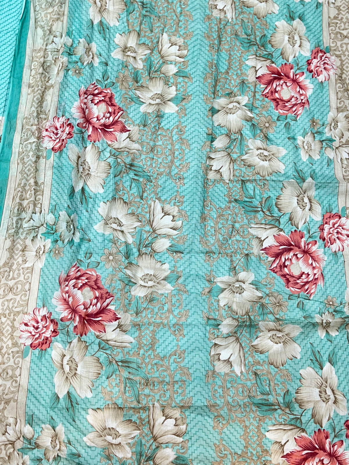 1522 Pakistani Embroidered Suit