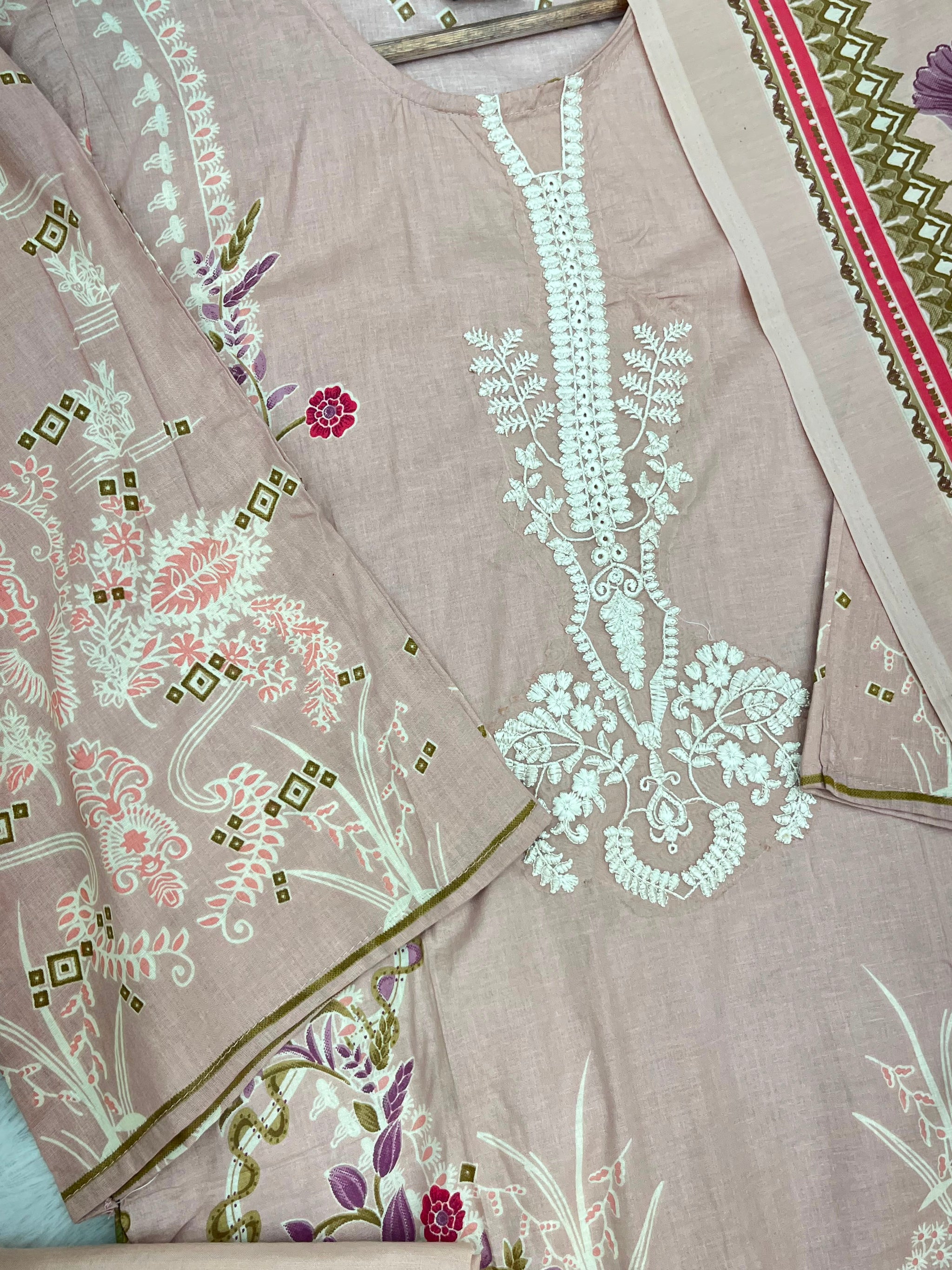 1330 Pakistani Lawn Suit