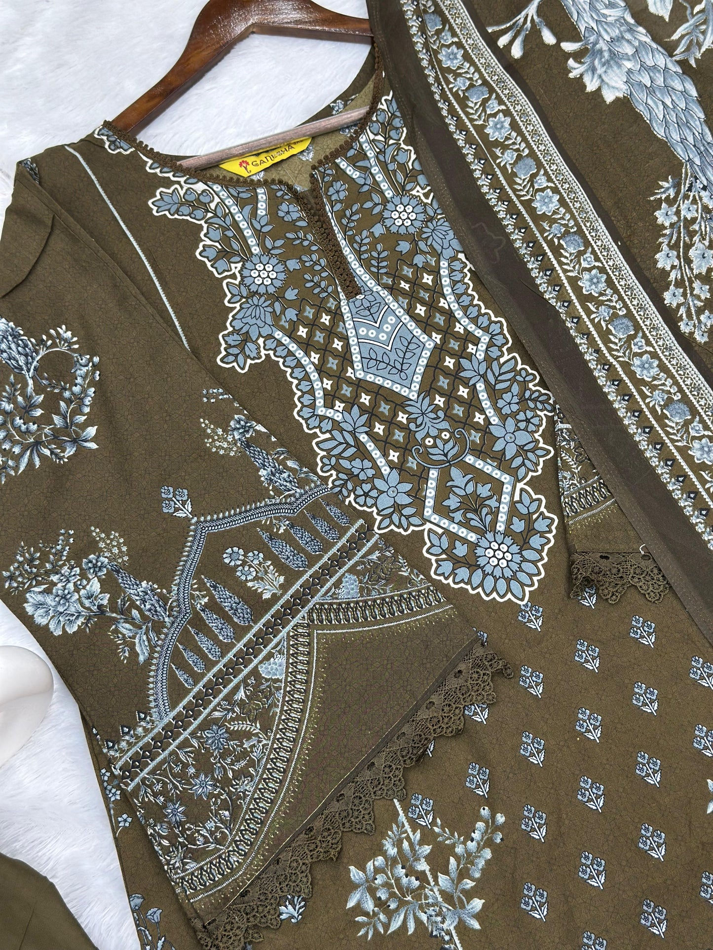 955 Pakistani Printed Suit
