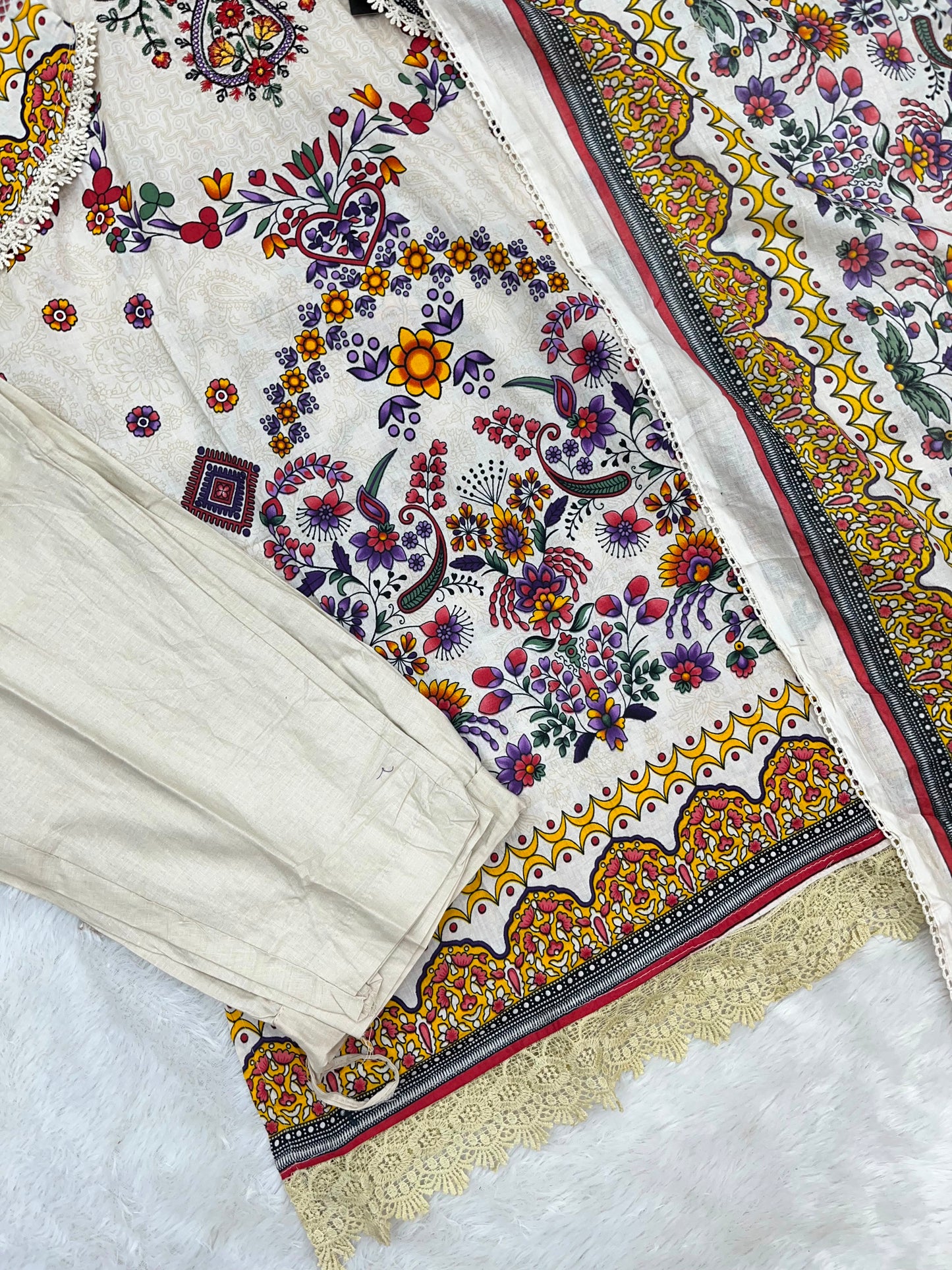 1220 Pakistani Embroidered Suit
