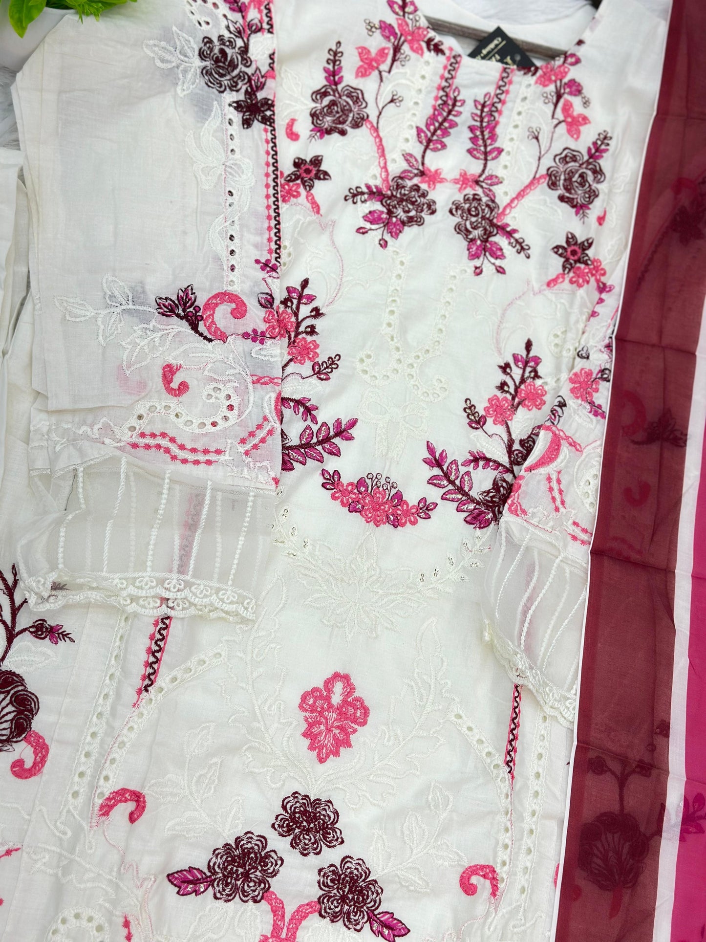 831 Pakistani Lawn Cotton Suit